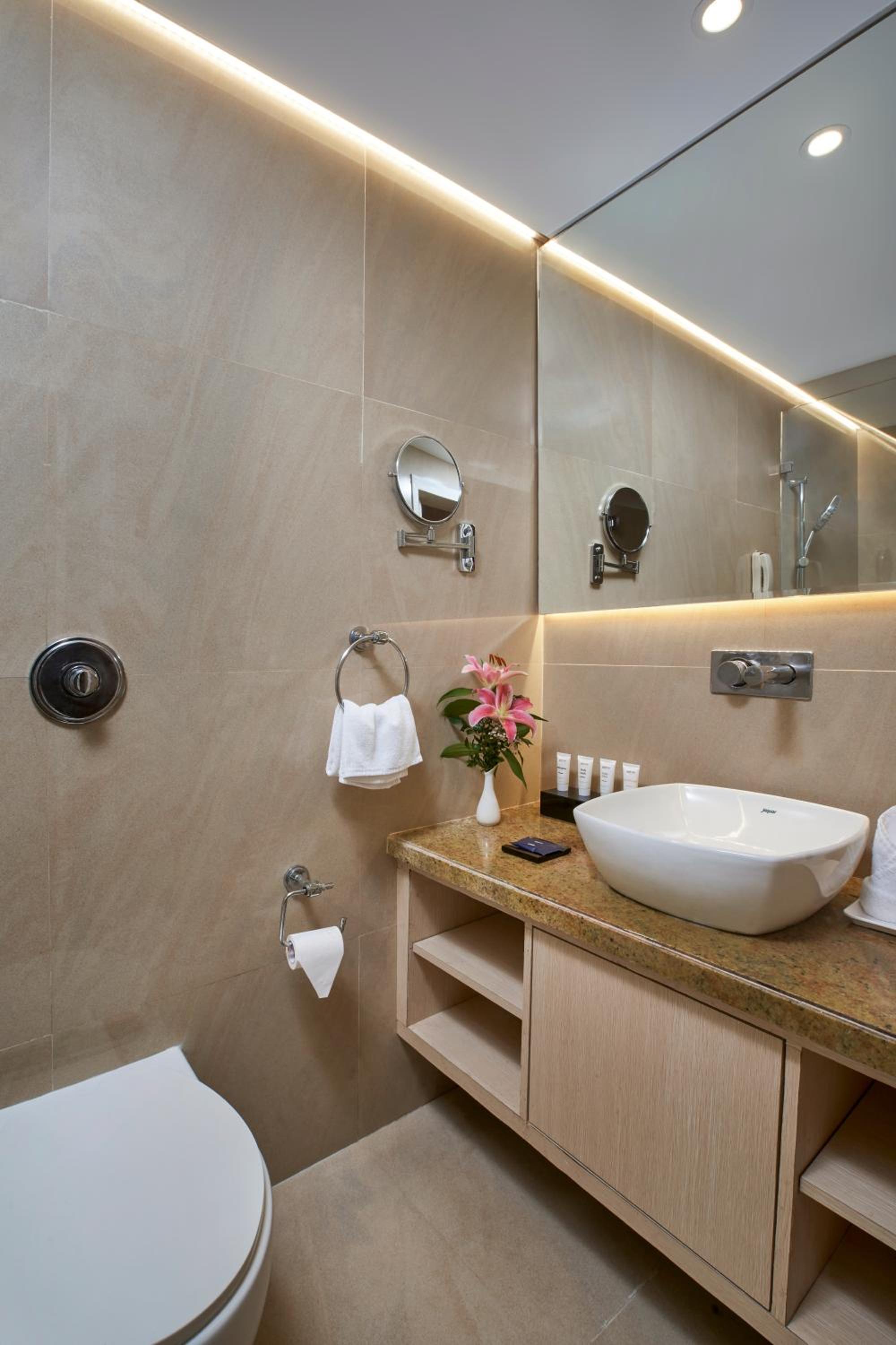 Junior Suite  - 10% Discount on Food & Beverages and Laundry - Welcome Drink on Arrival - Photo 2
