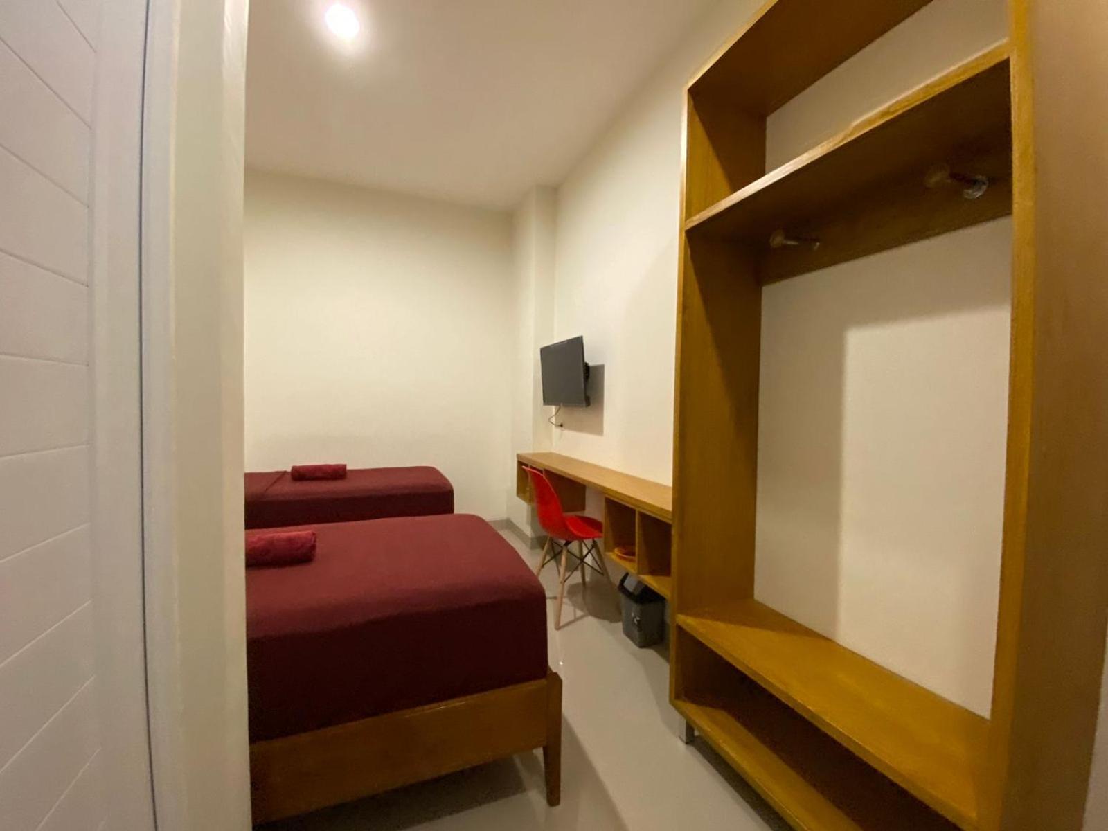 Standard Twin Room - Photo 4