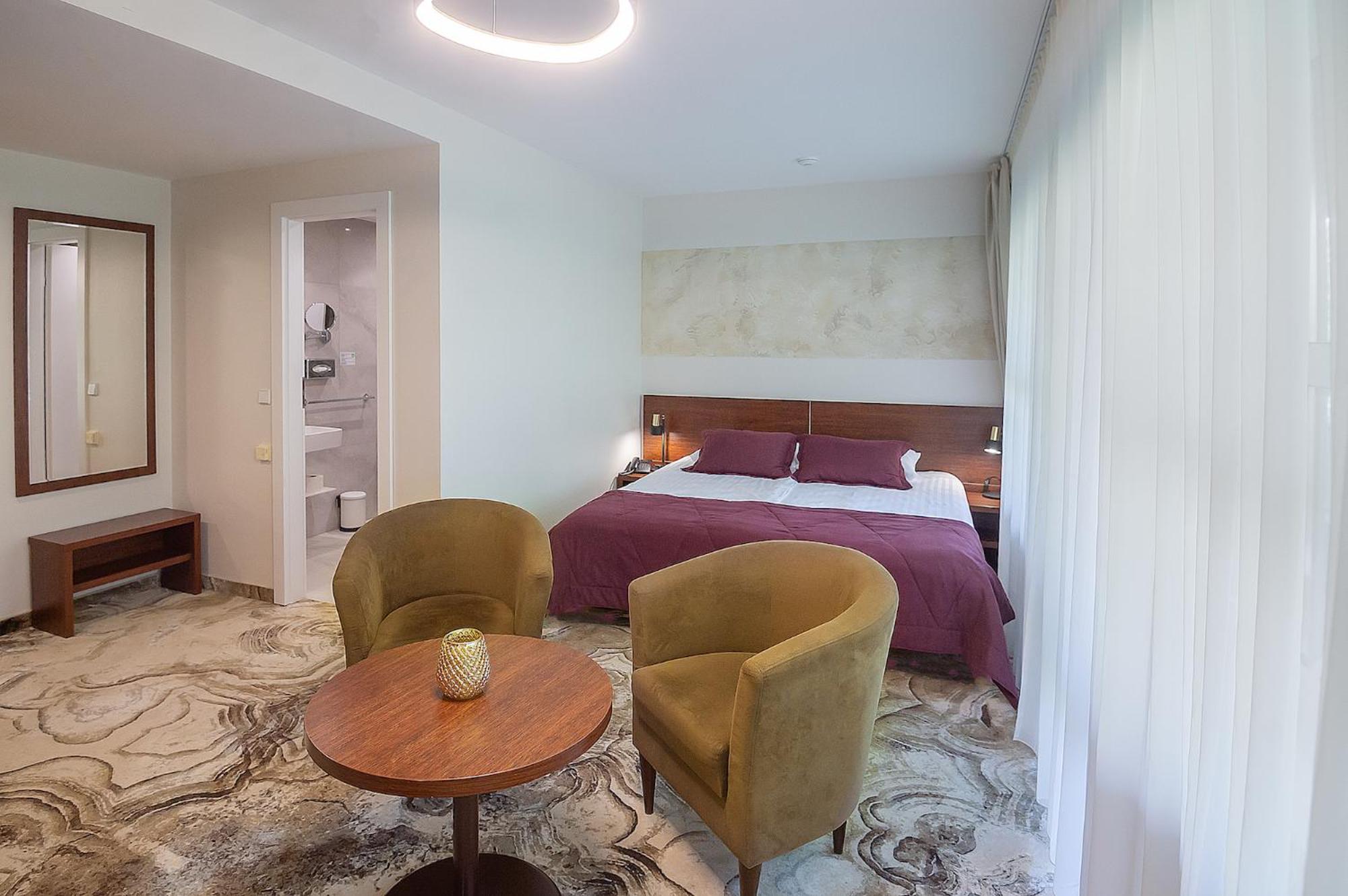 Double Room with Balcony and Morning Spa Access photo 2