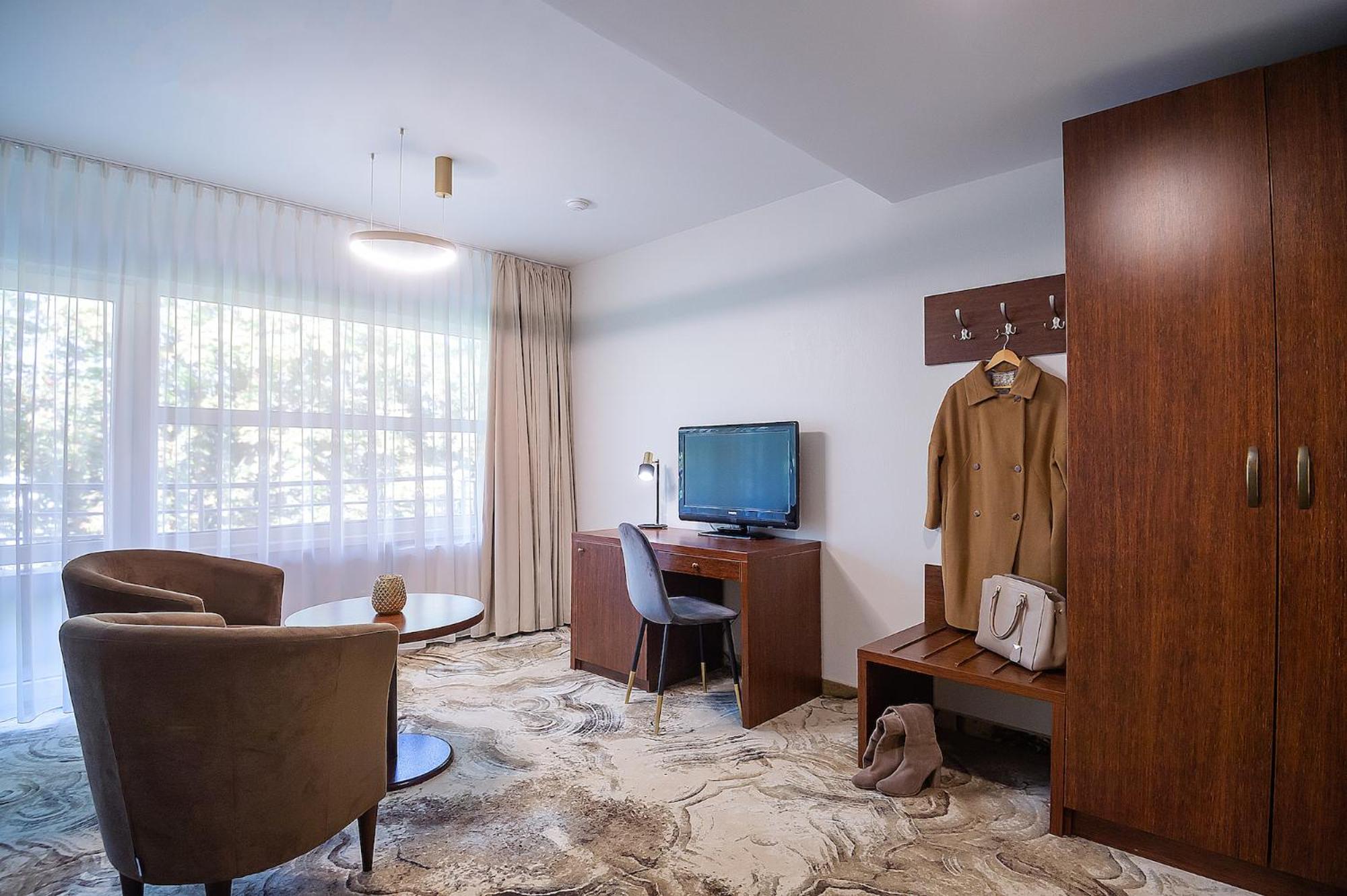 Double Room with Balcony and Morning Spa Access photo 3