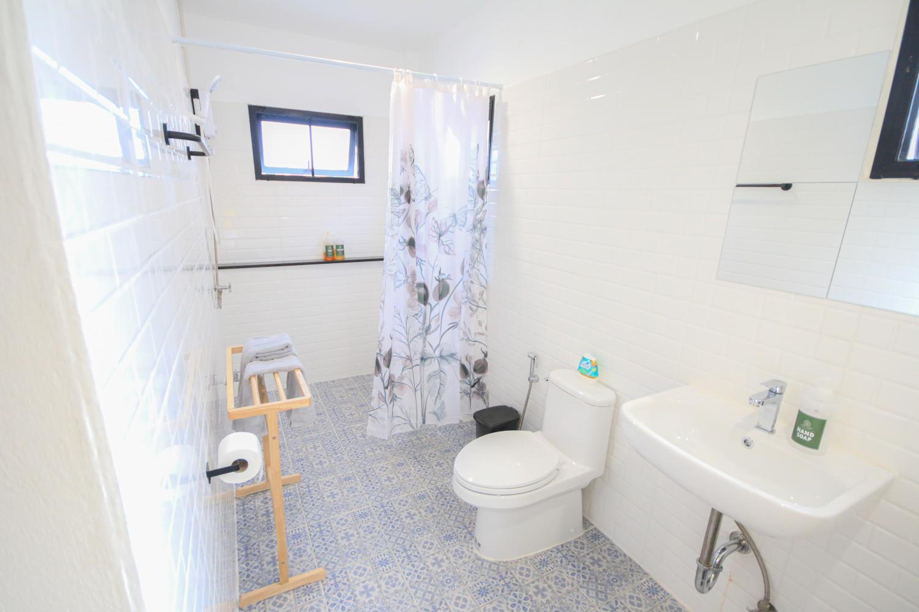Superior King Room - Photo 5