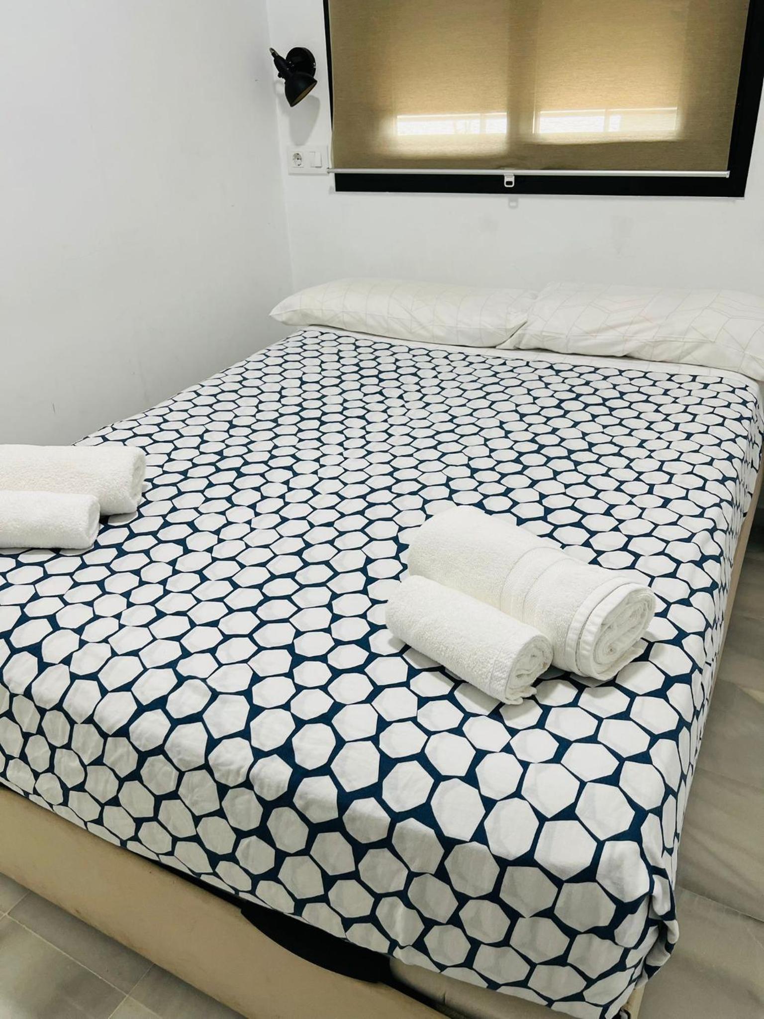 One-Bedroom Apartment - Photo 3