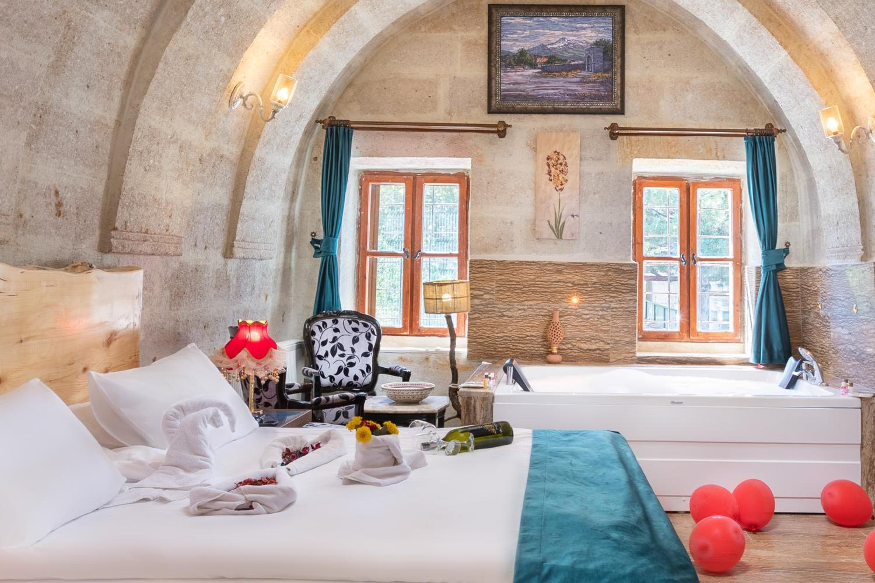 Deluxe Room - Photo 10