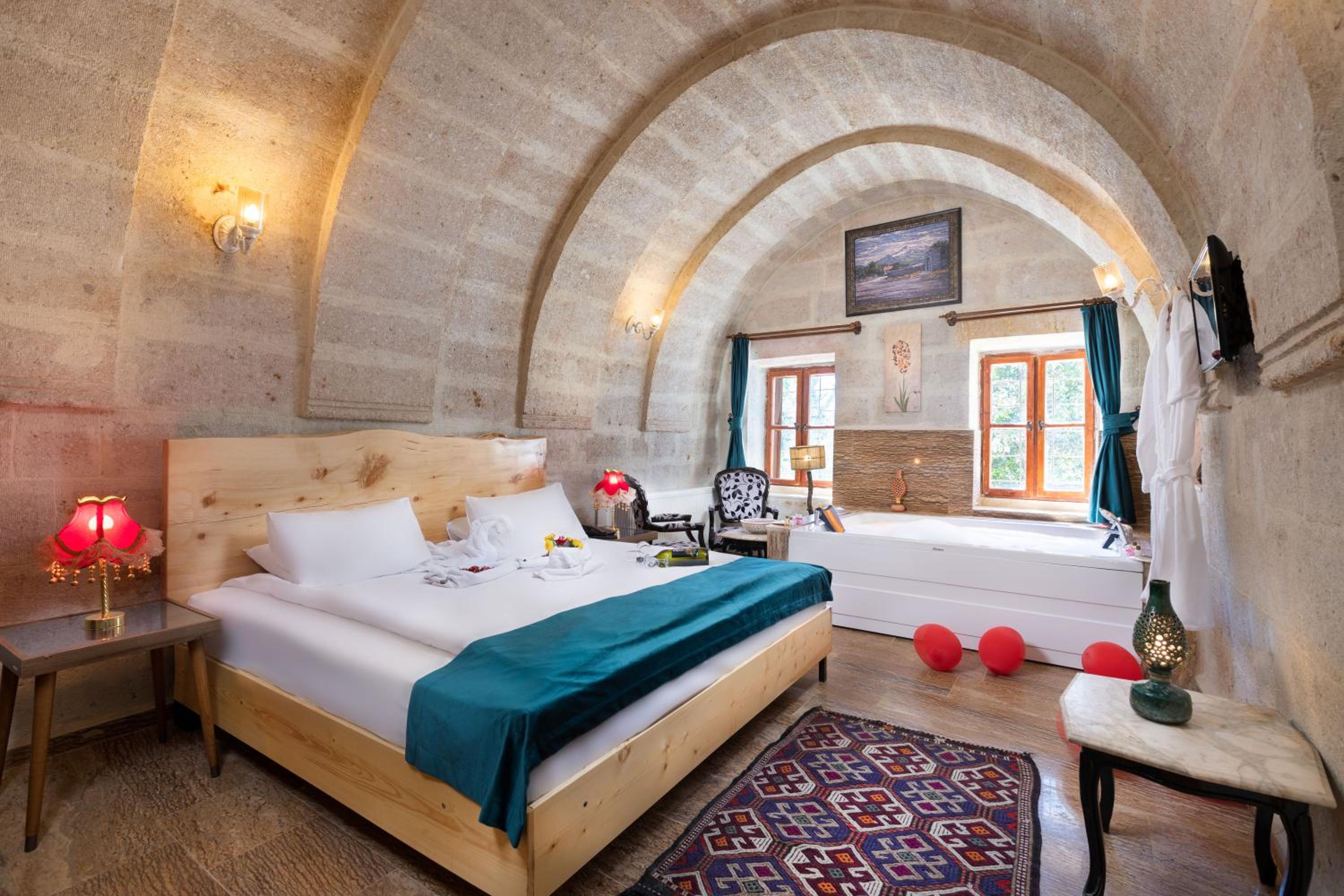 Deluxe Room - Photo 9