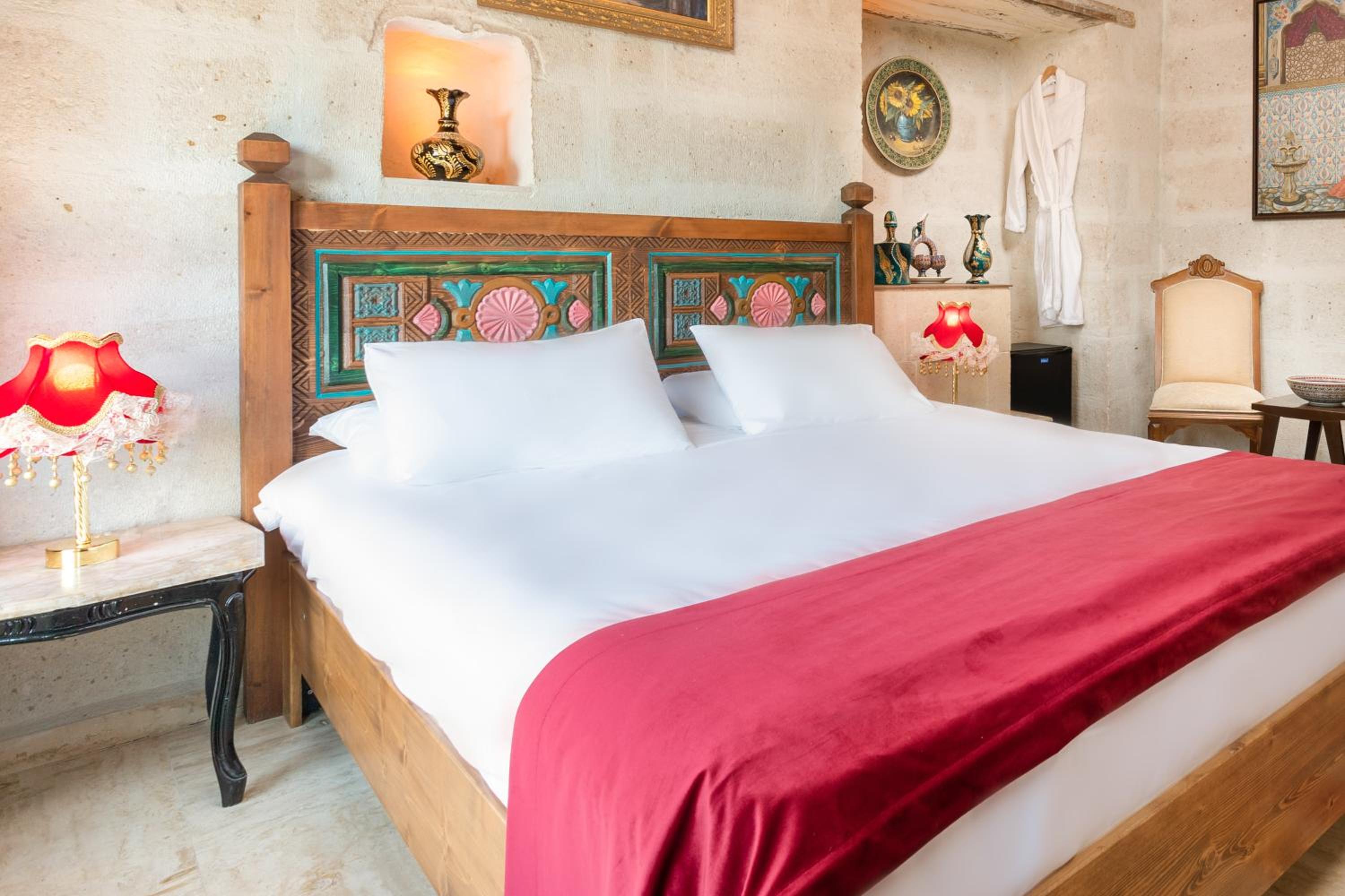 Standard Double Room - Photo 8