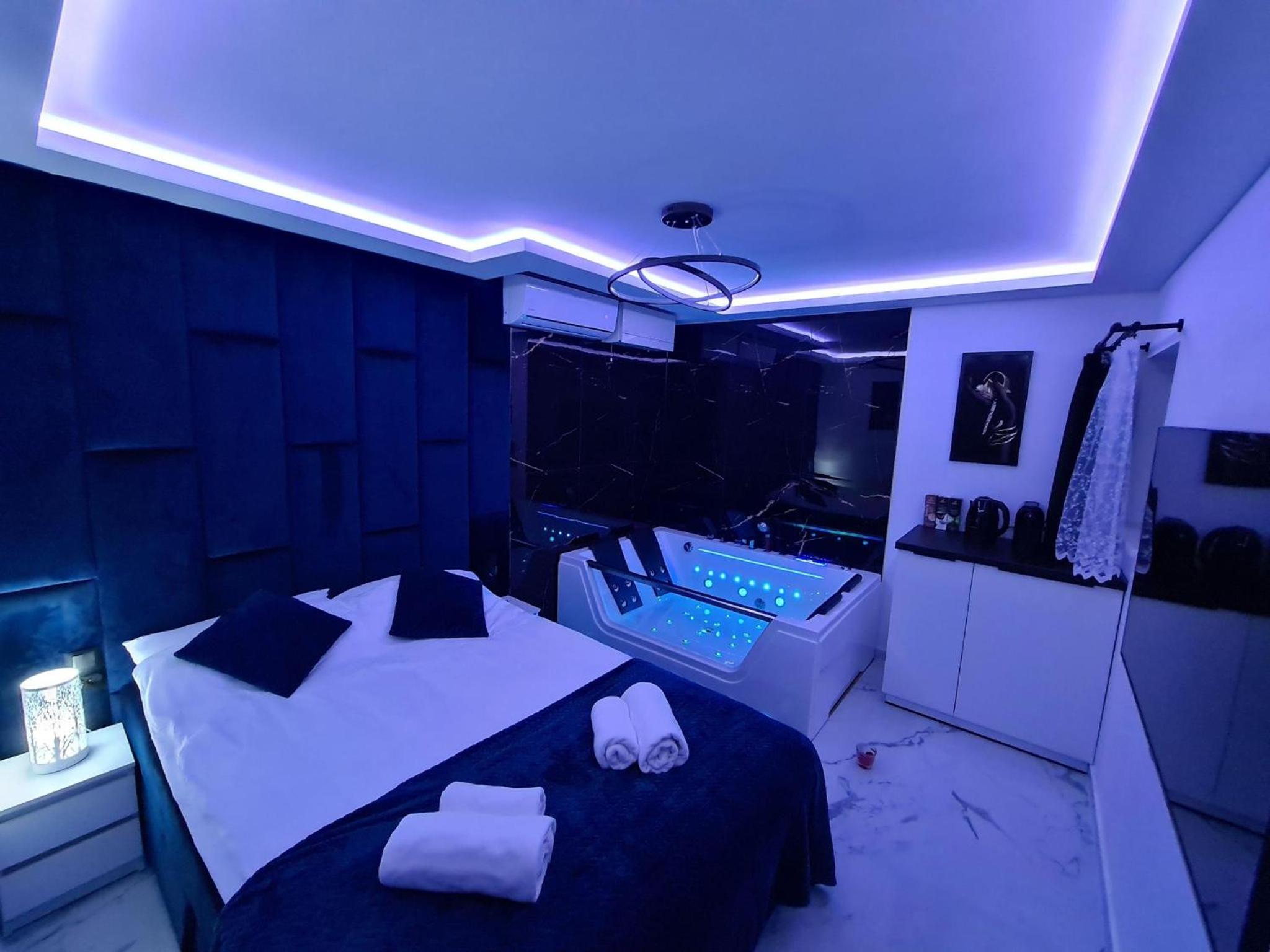 Studio with Spa Bath - Photo 1