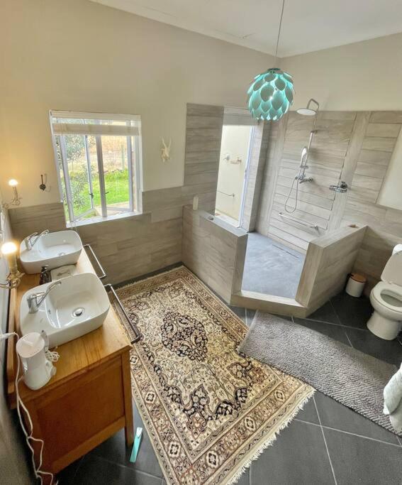 Four-Bedroom House photo 3