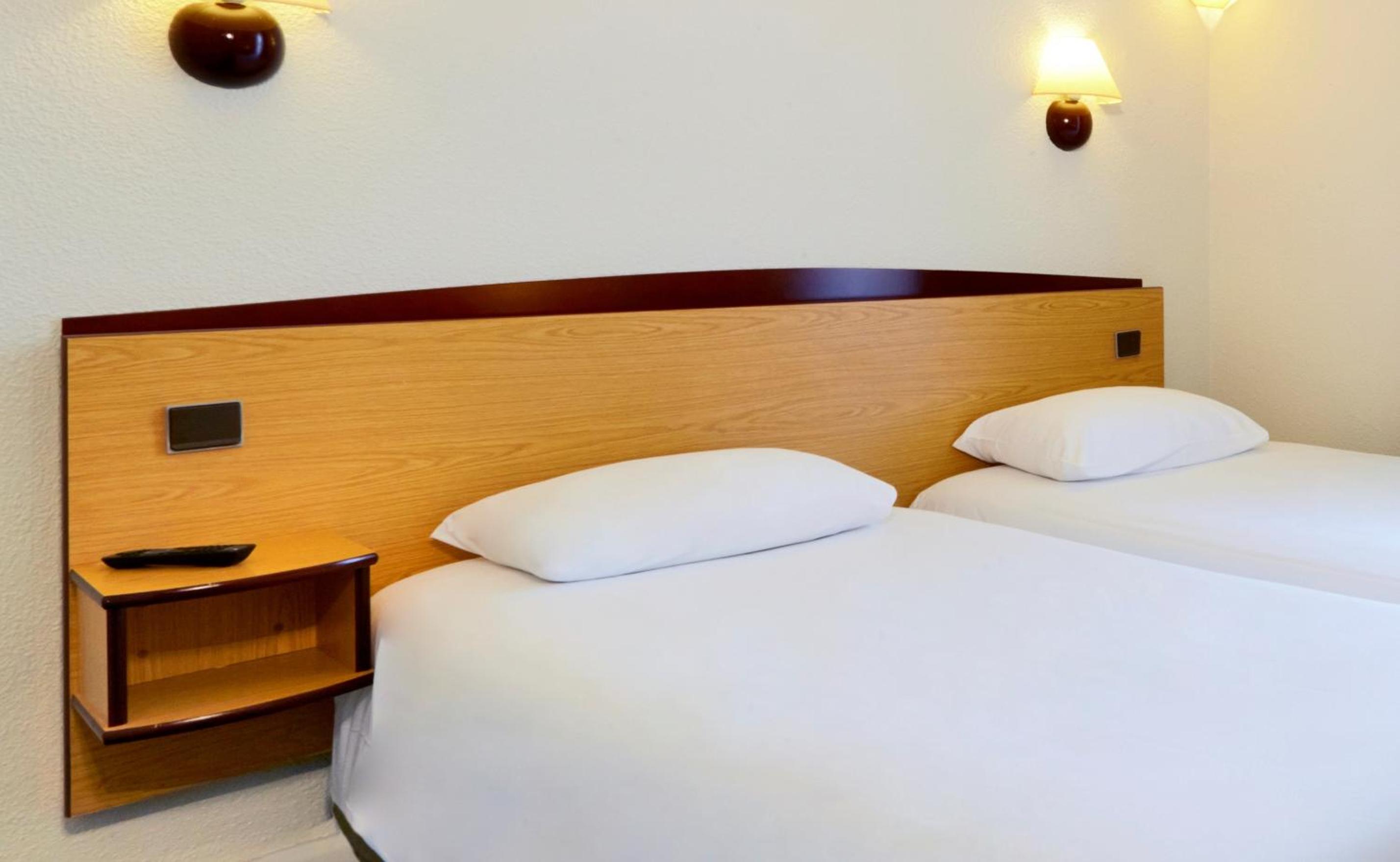 Twin Room - Photo 7