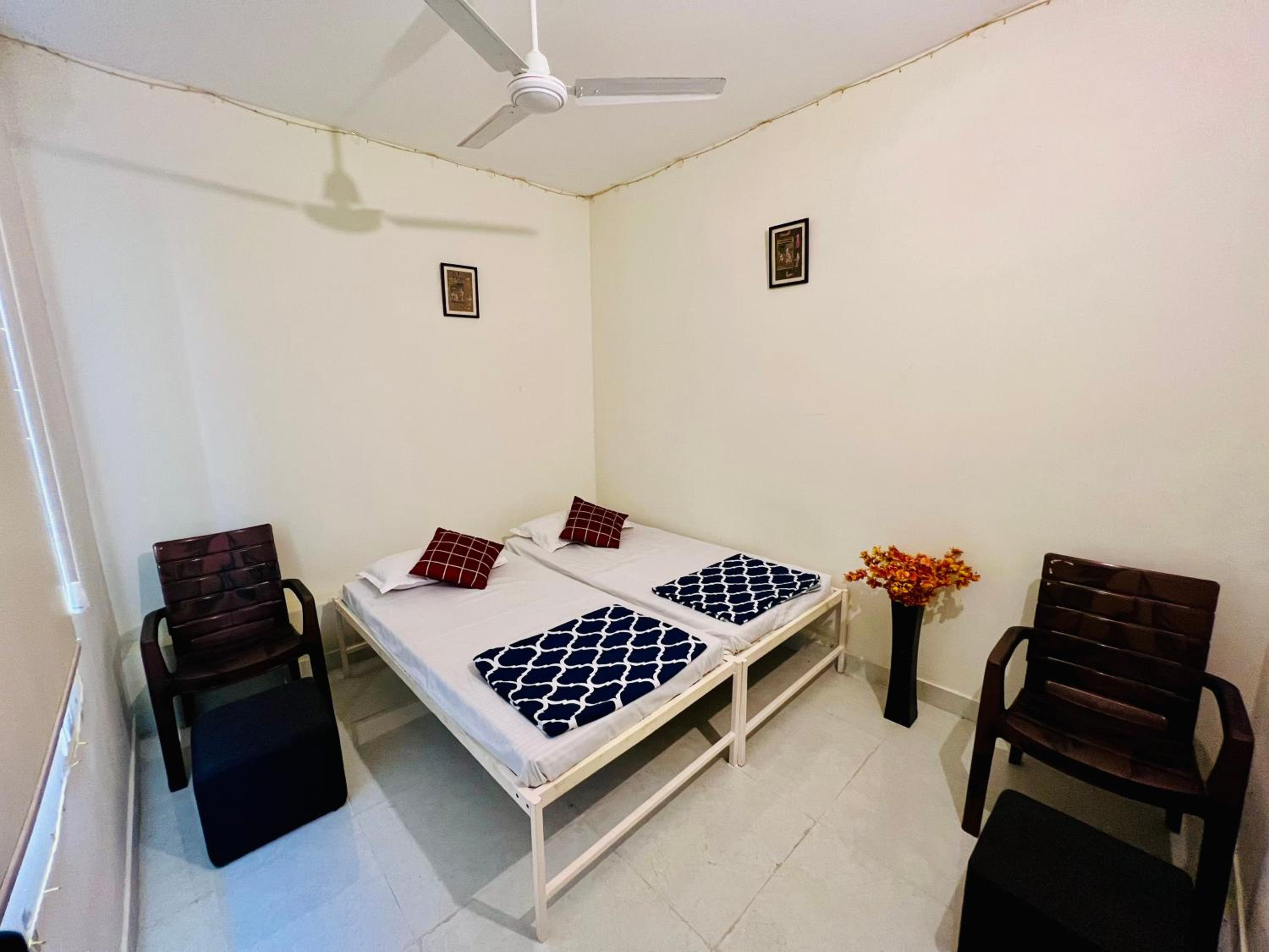 Standard Double Room - Photo 3