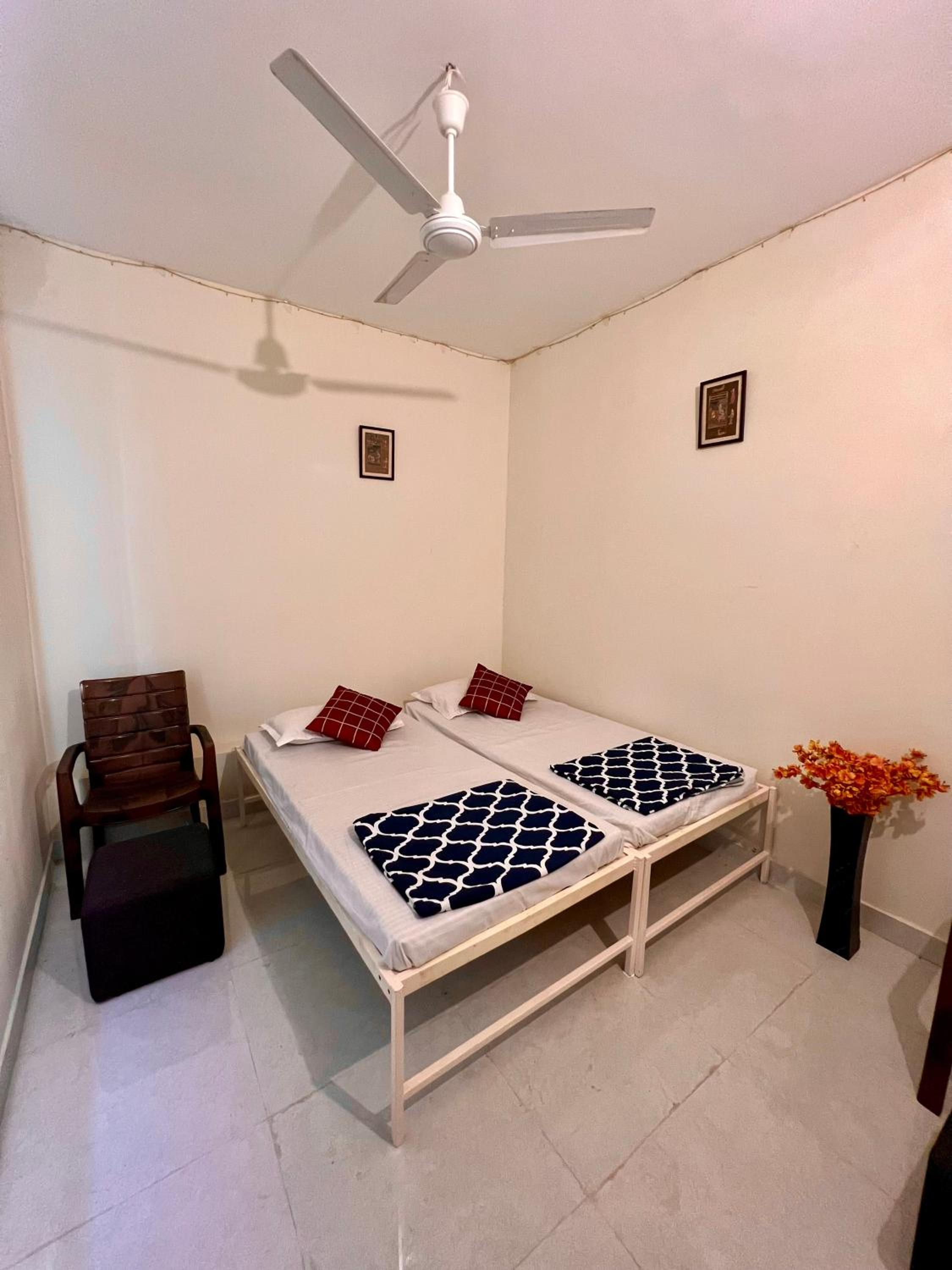 Standard Double Room - Photo 4