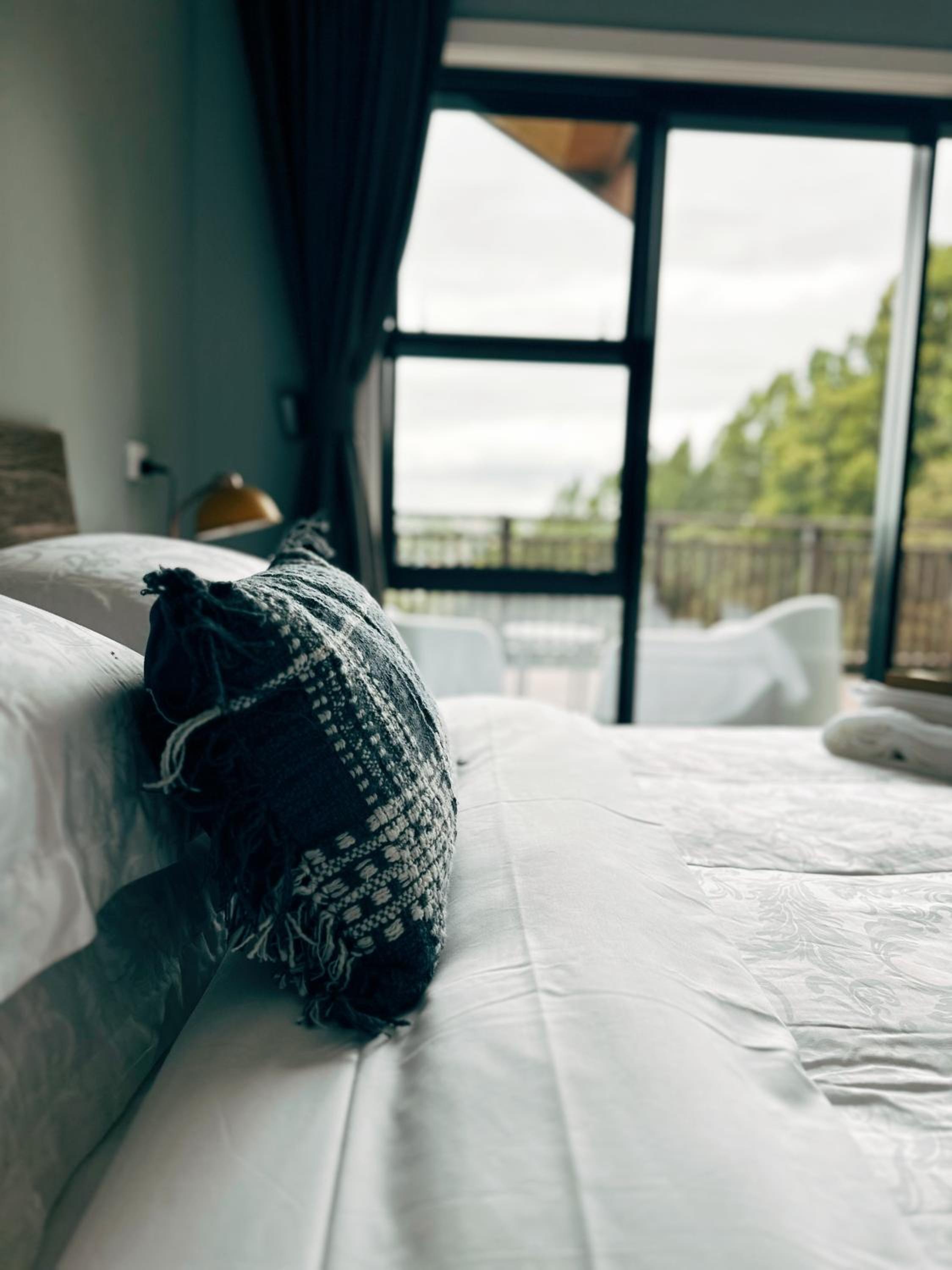 Queen Room with Balcony - Photo 1