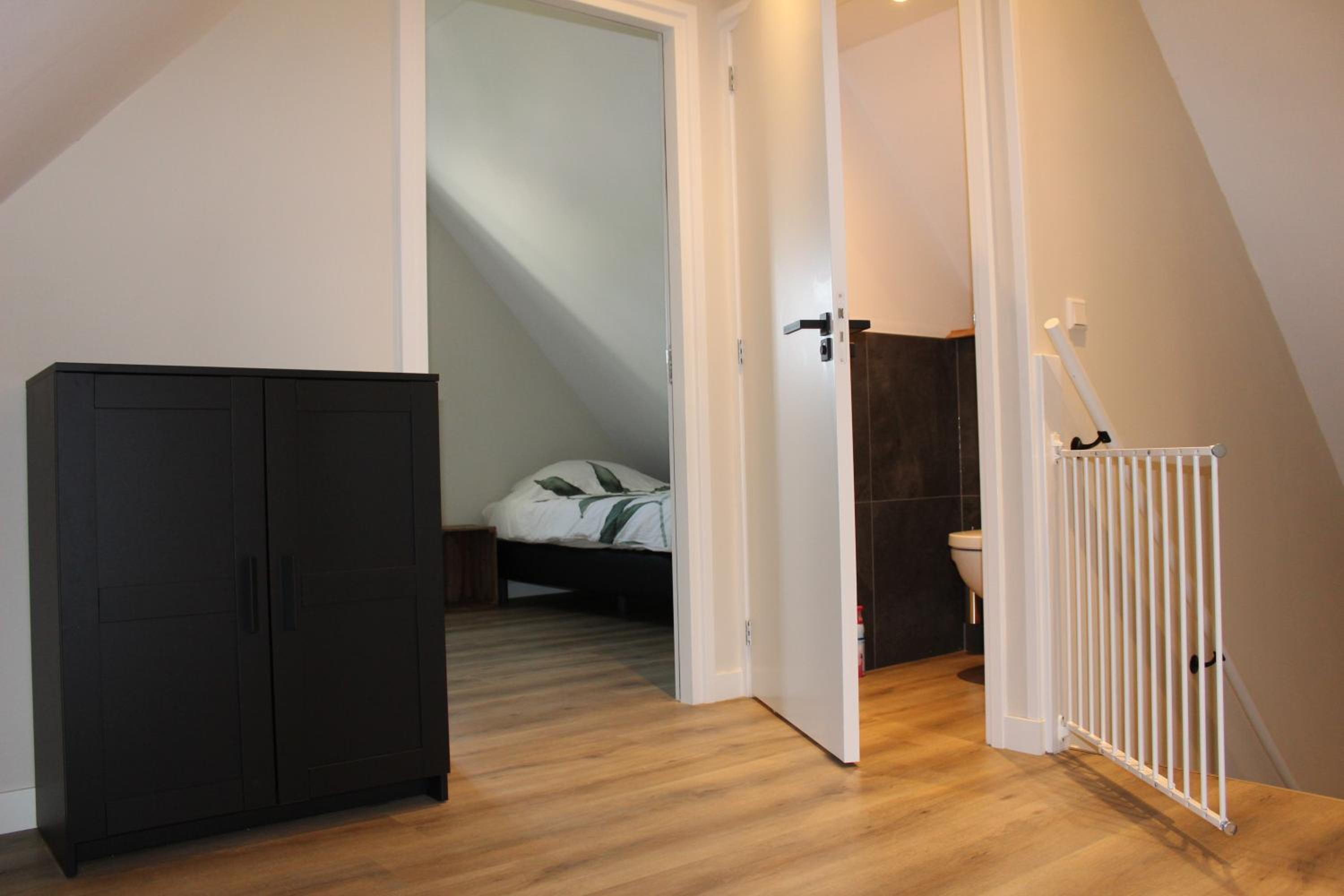 Three-Bedroom House photo 3