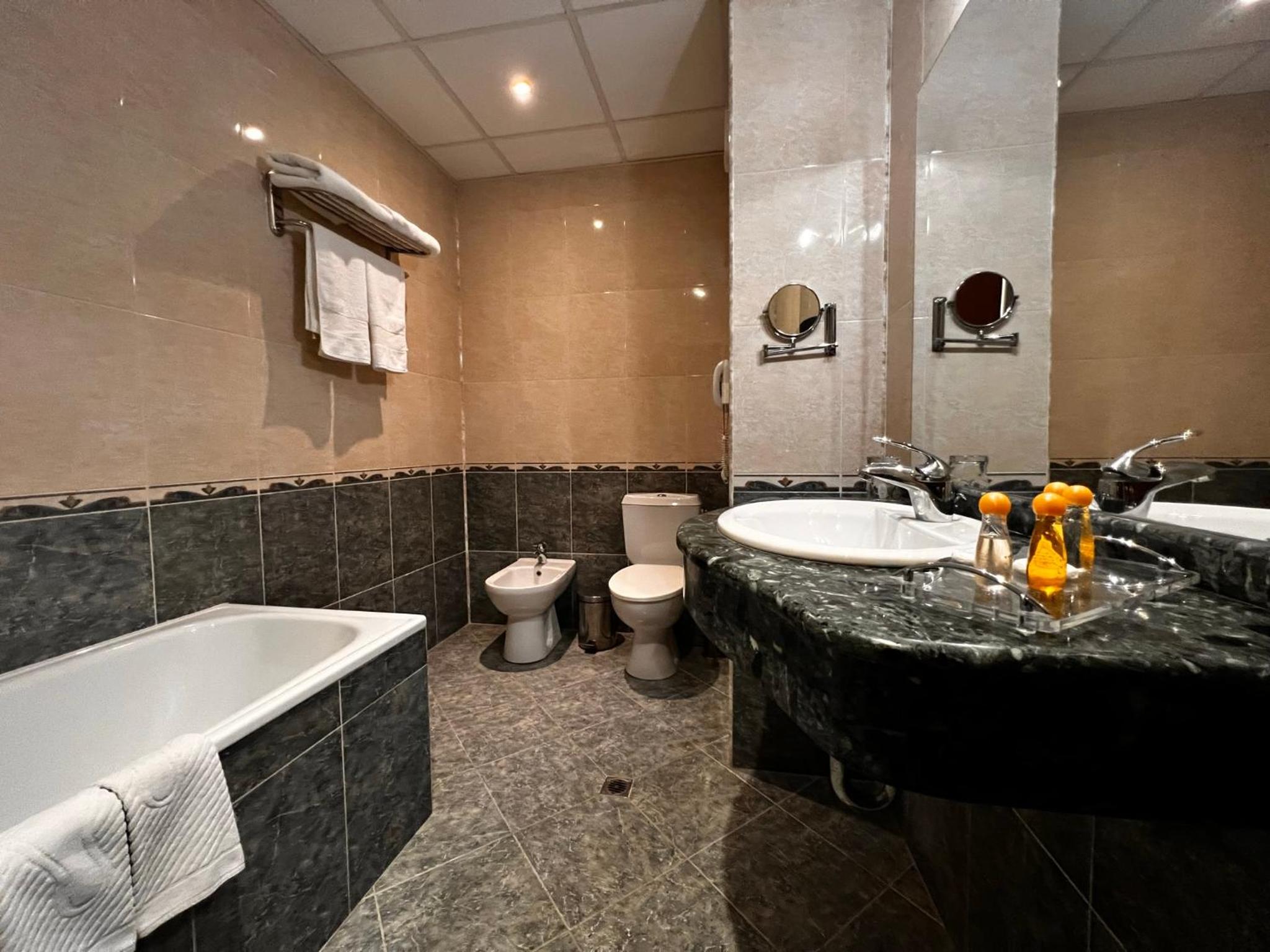 Double or Twin Room photo 2