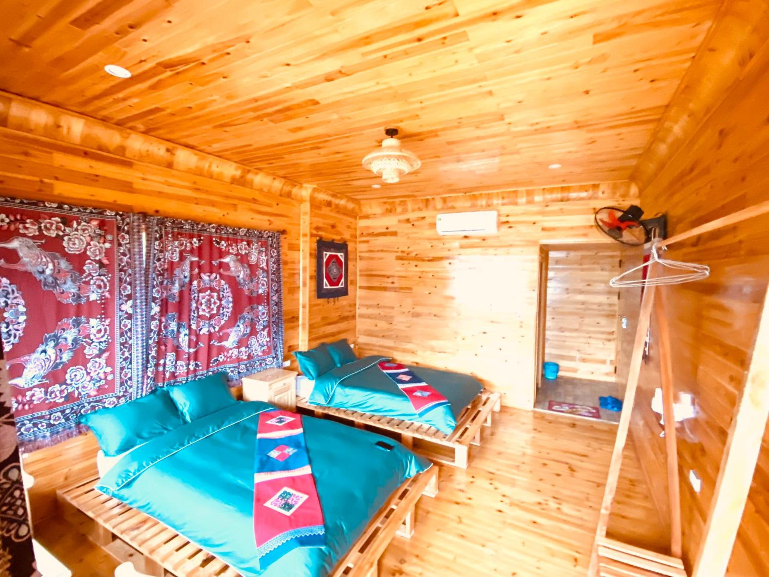 Deluxe Double or Twin Room with Mountain View