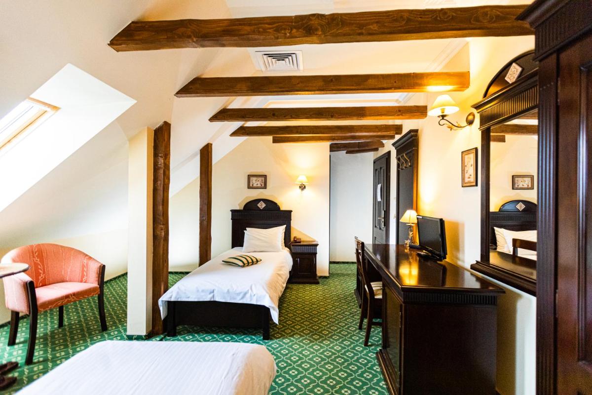 Twin Room with Balcony photo 3