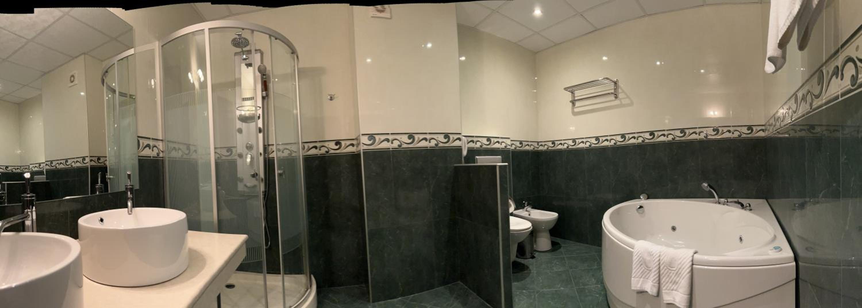 Deluxe Two-Bedroom Suite photo 2