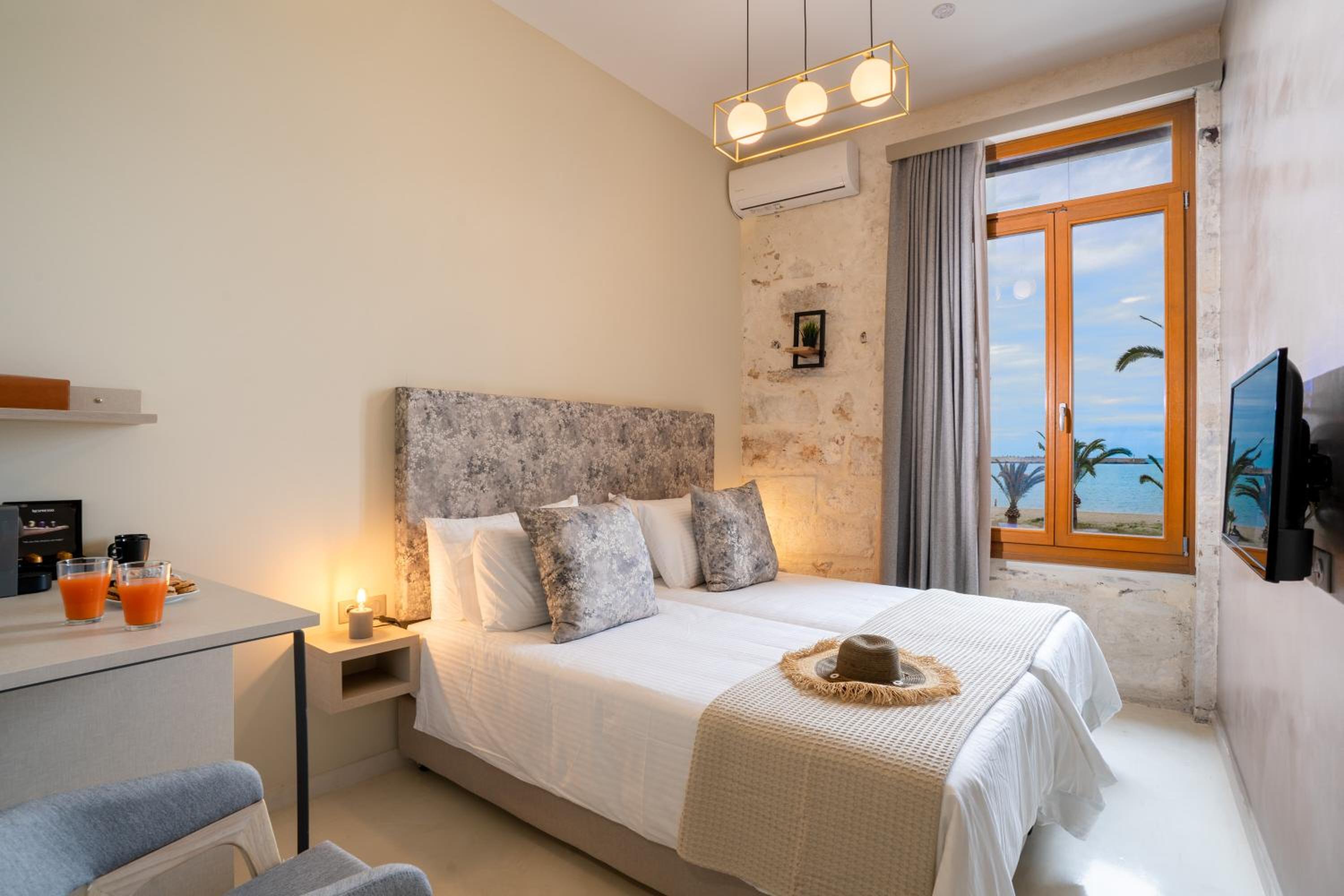 Deluxe Double or Twin Room with Sea View photo 1