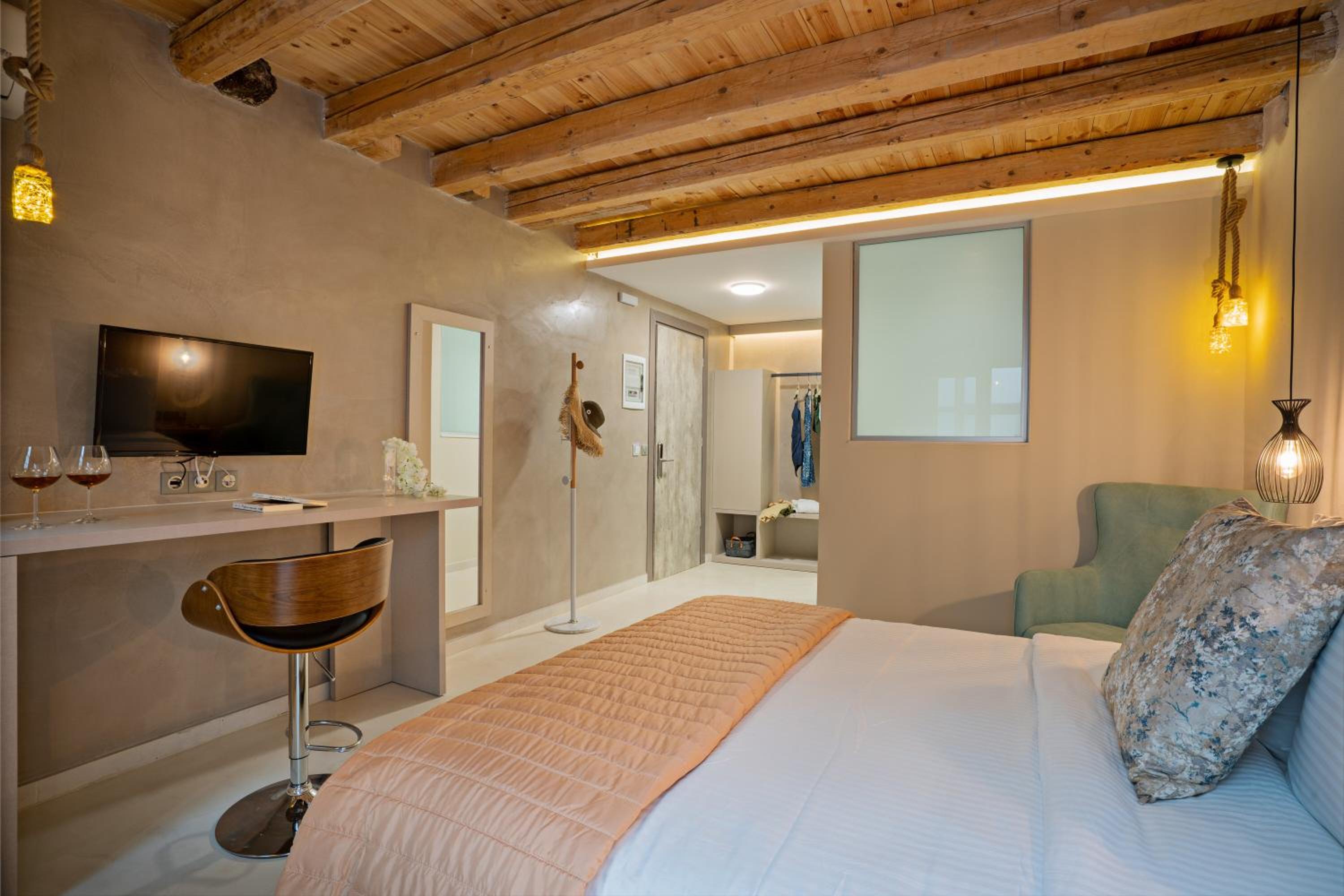 Standard Double Room photo 2