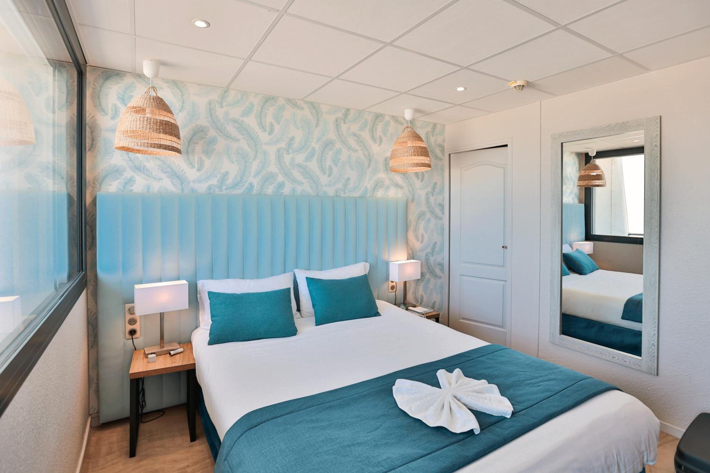Superior Double Room with Sea View - Photo 5