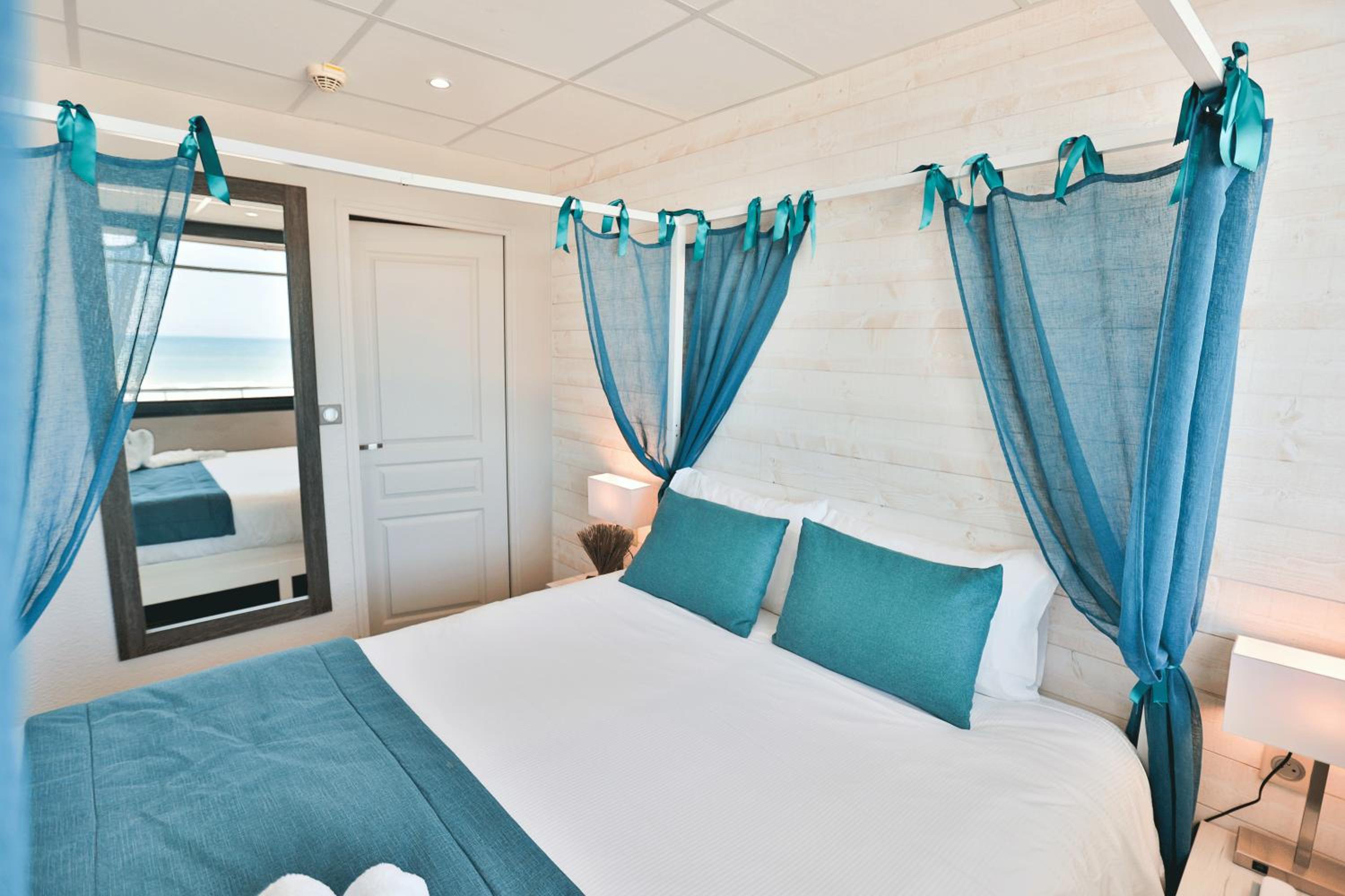 Superior Double Room with Sea View - Photo 6