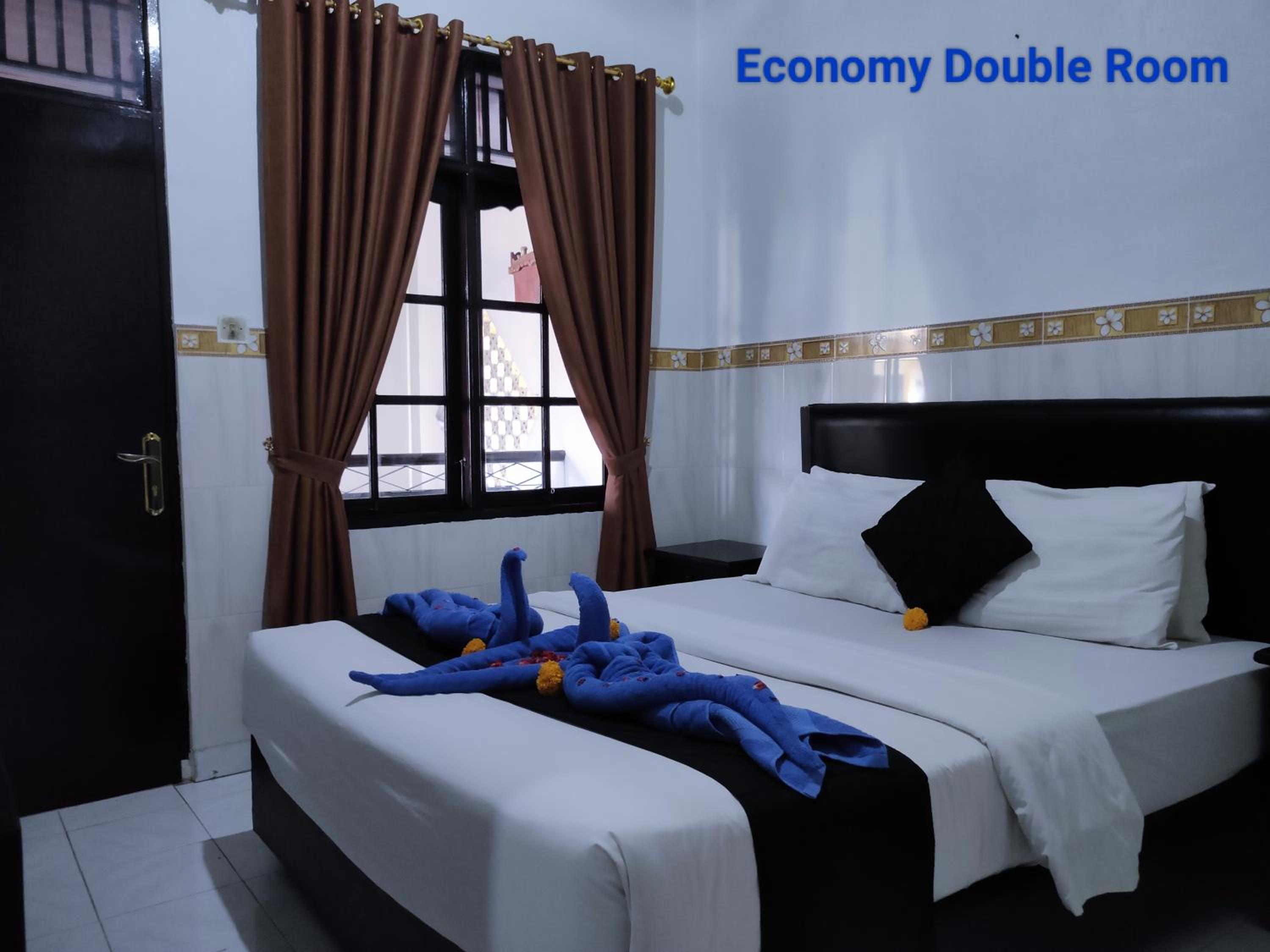 Economy Double Room photo 1