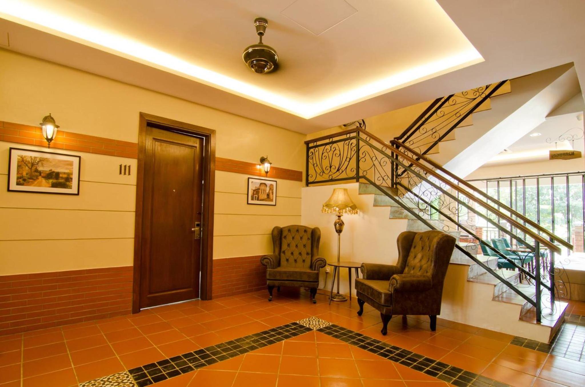 Deluxe Double Room with Balcony photo 3