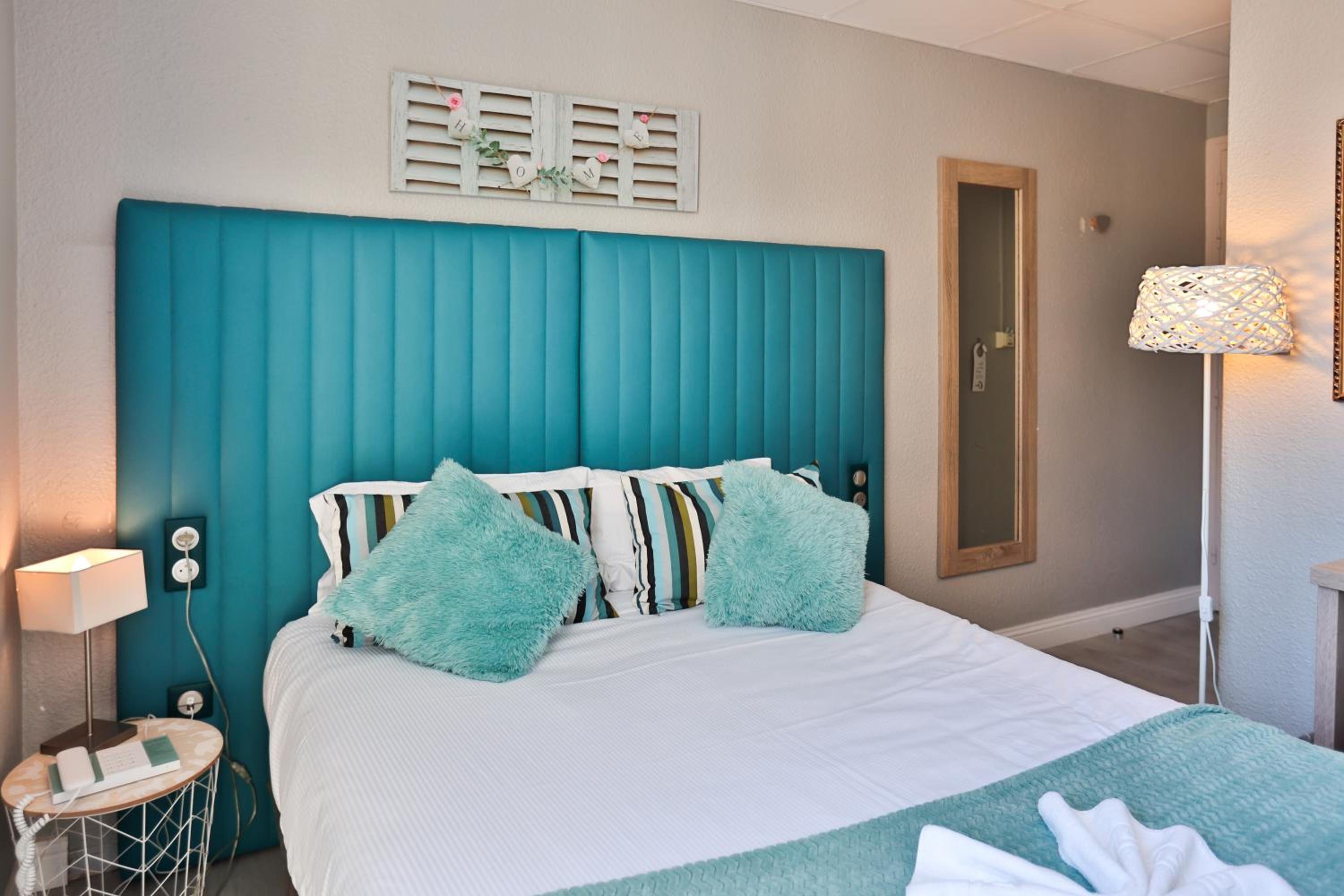 Standard Double Room - Photo 3