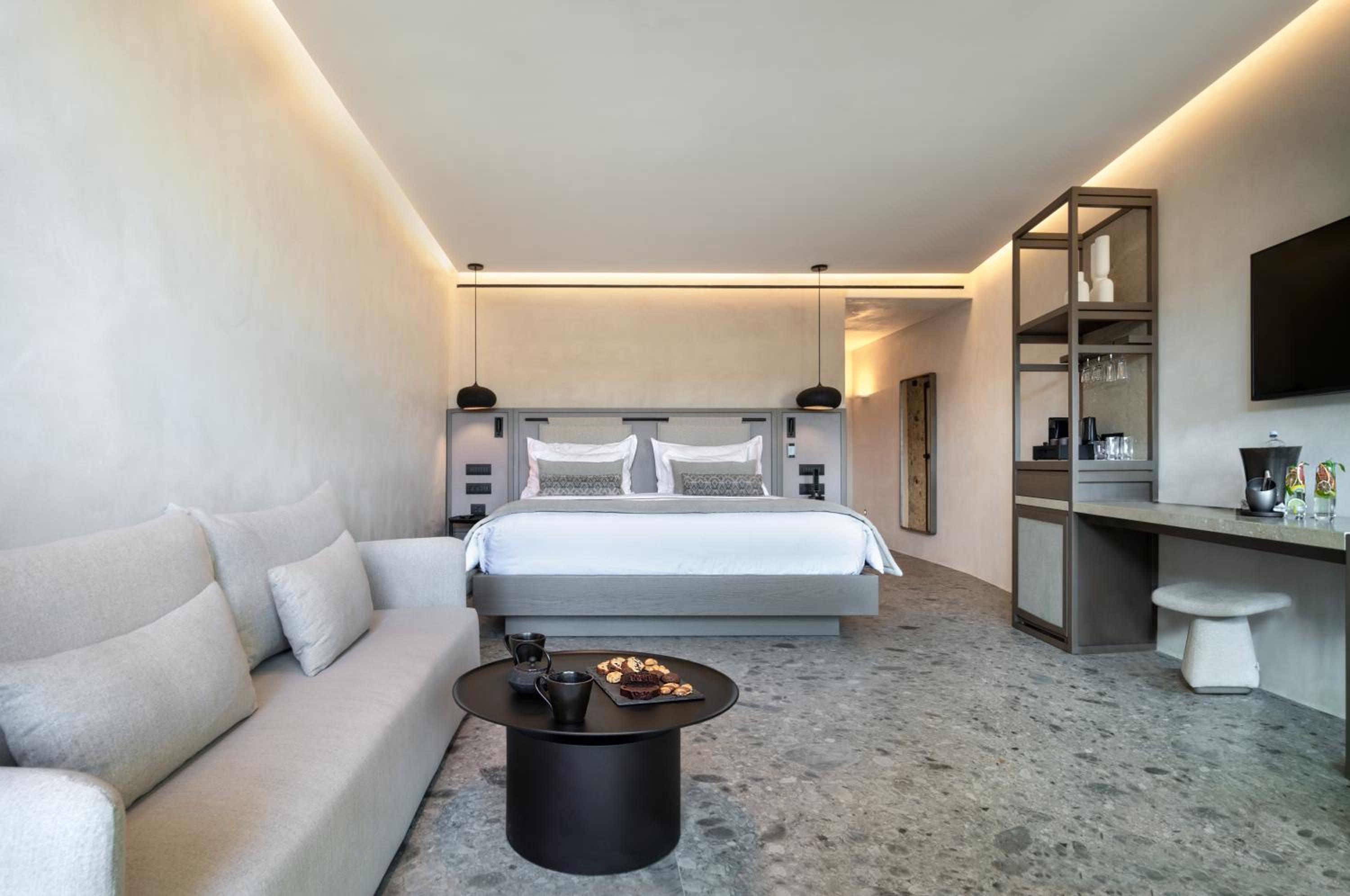 ZOE Junior Suite with Plunge Pool - Photo 4