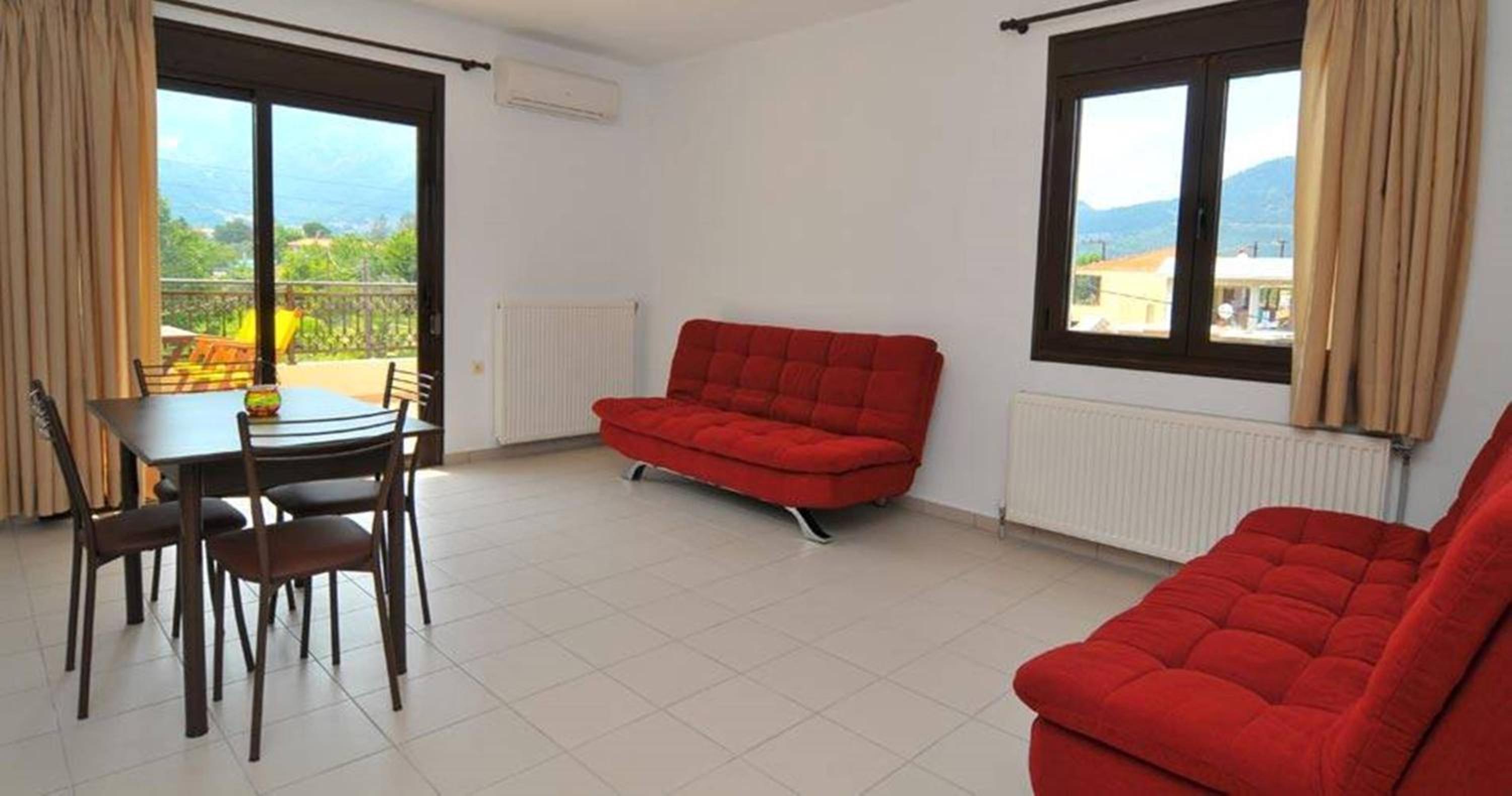 Apartment with Mountain View photo 3