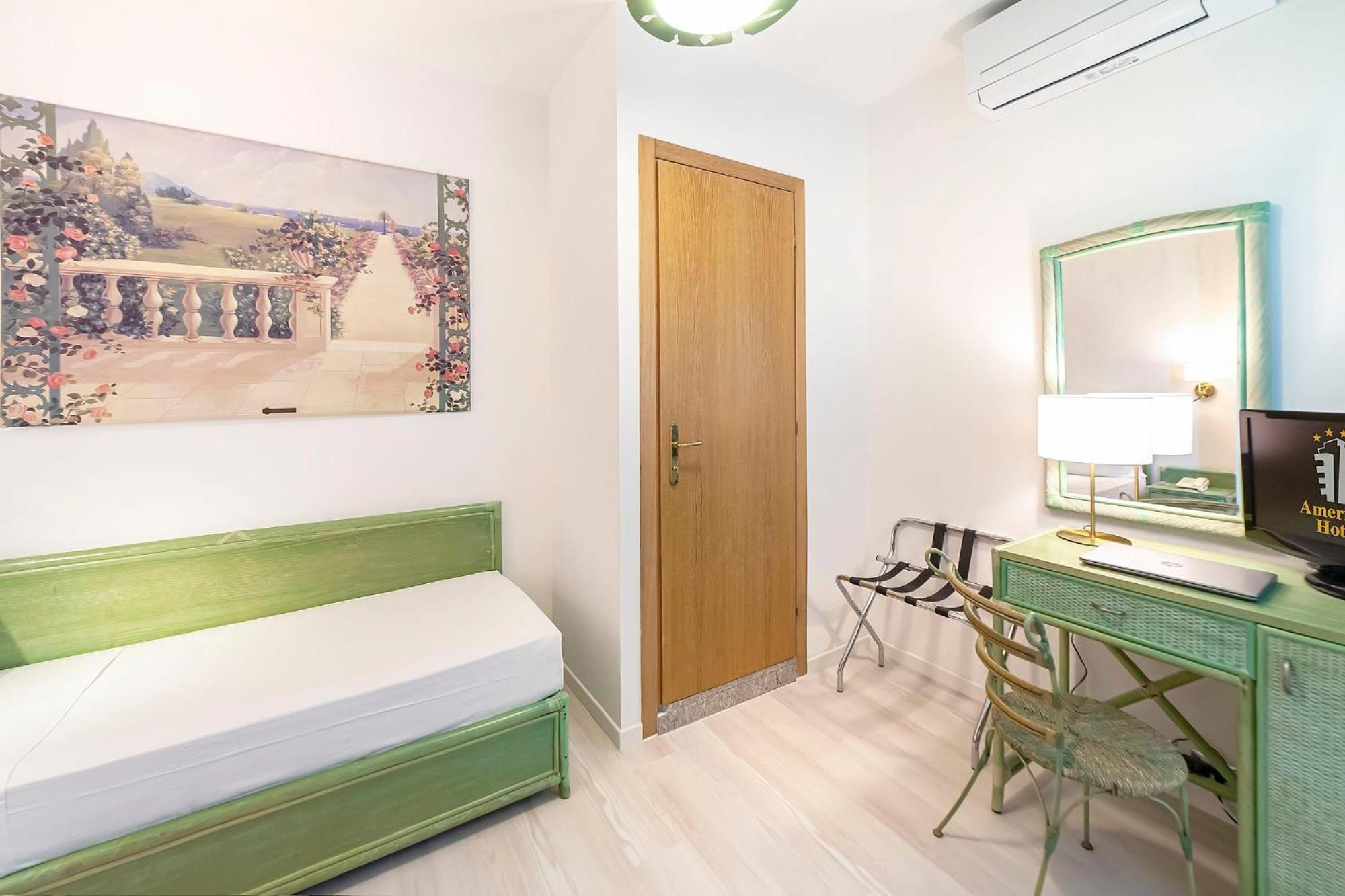 Single Room photo 3