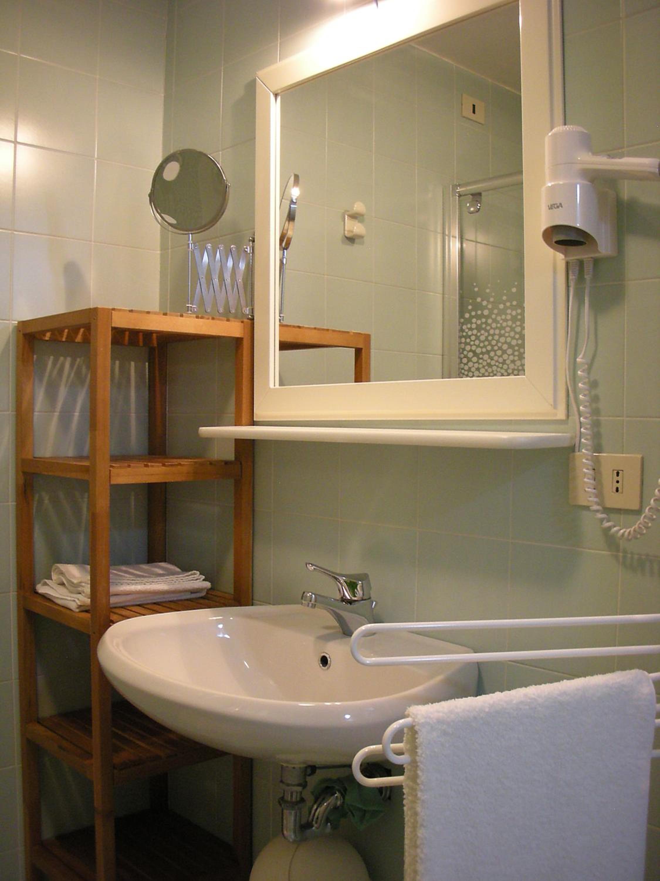 Quadruple Room - Photo 6