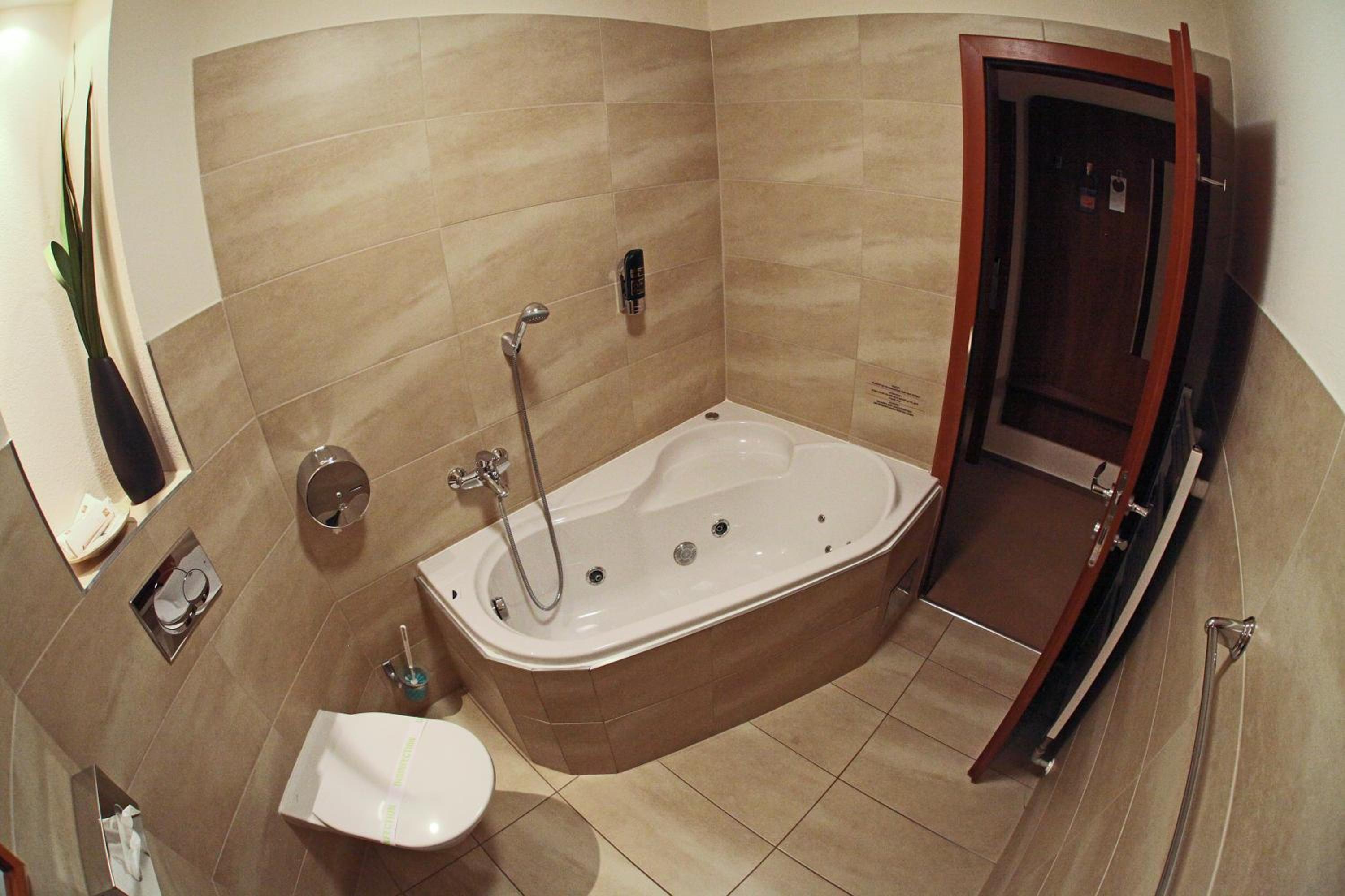 Business Room (2 Adults) - Photo 5