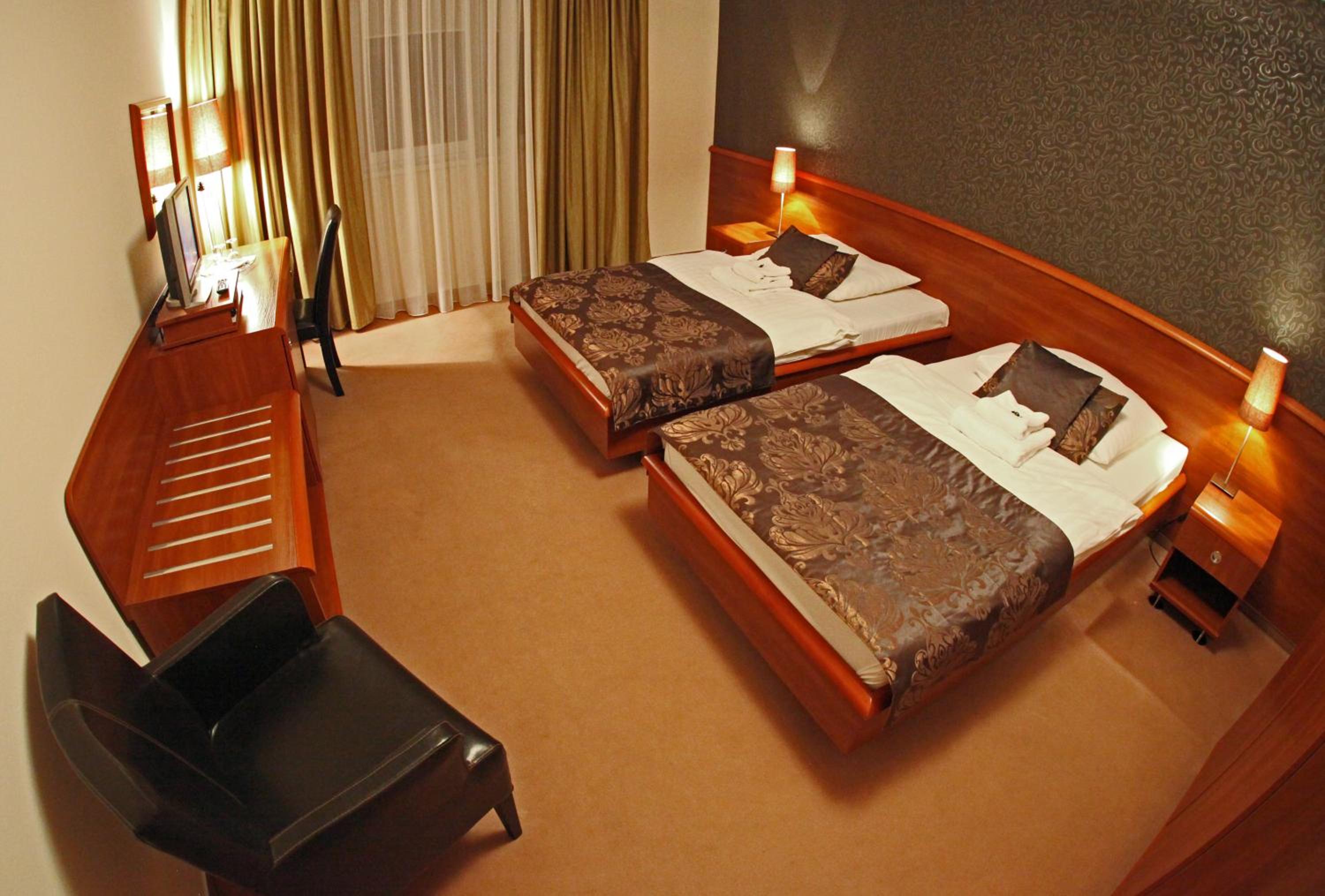 Business Room (2 Adults) - Photo 6