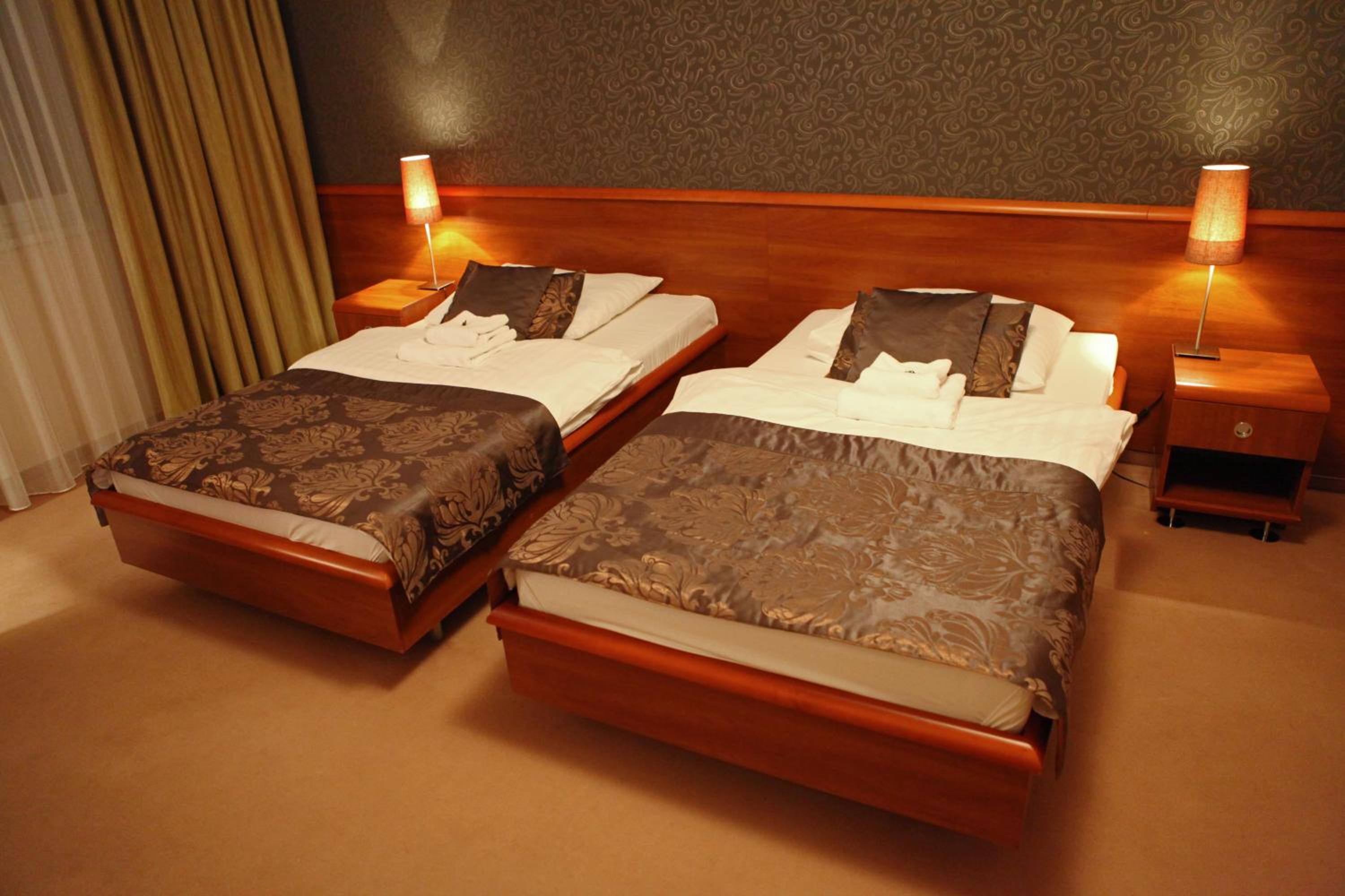 Business Room (2 Adults) - Photo 8