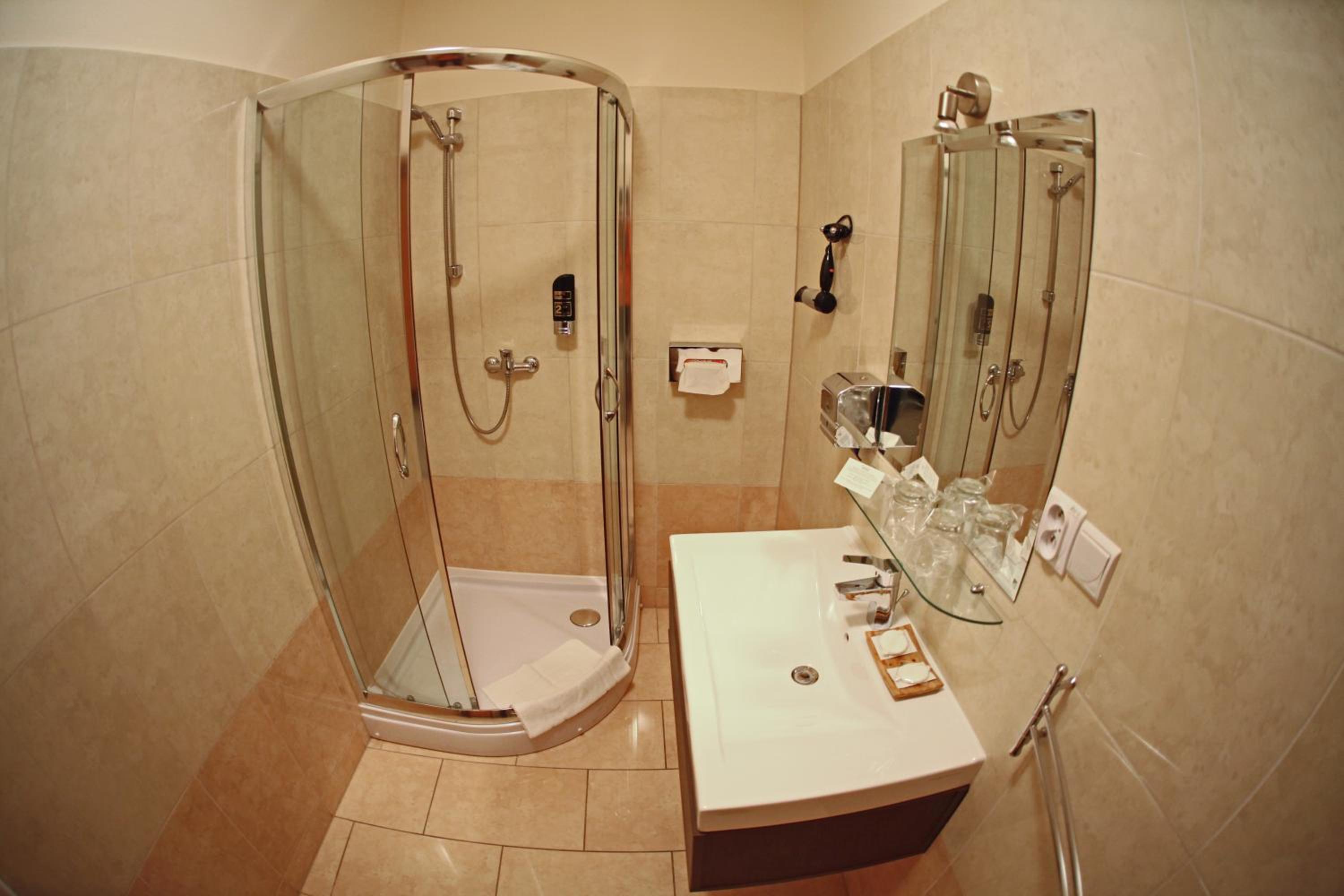 Business Room (2 Adults) - Photo 11