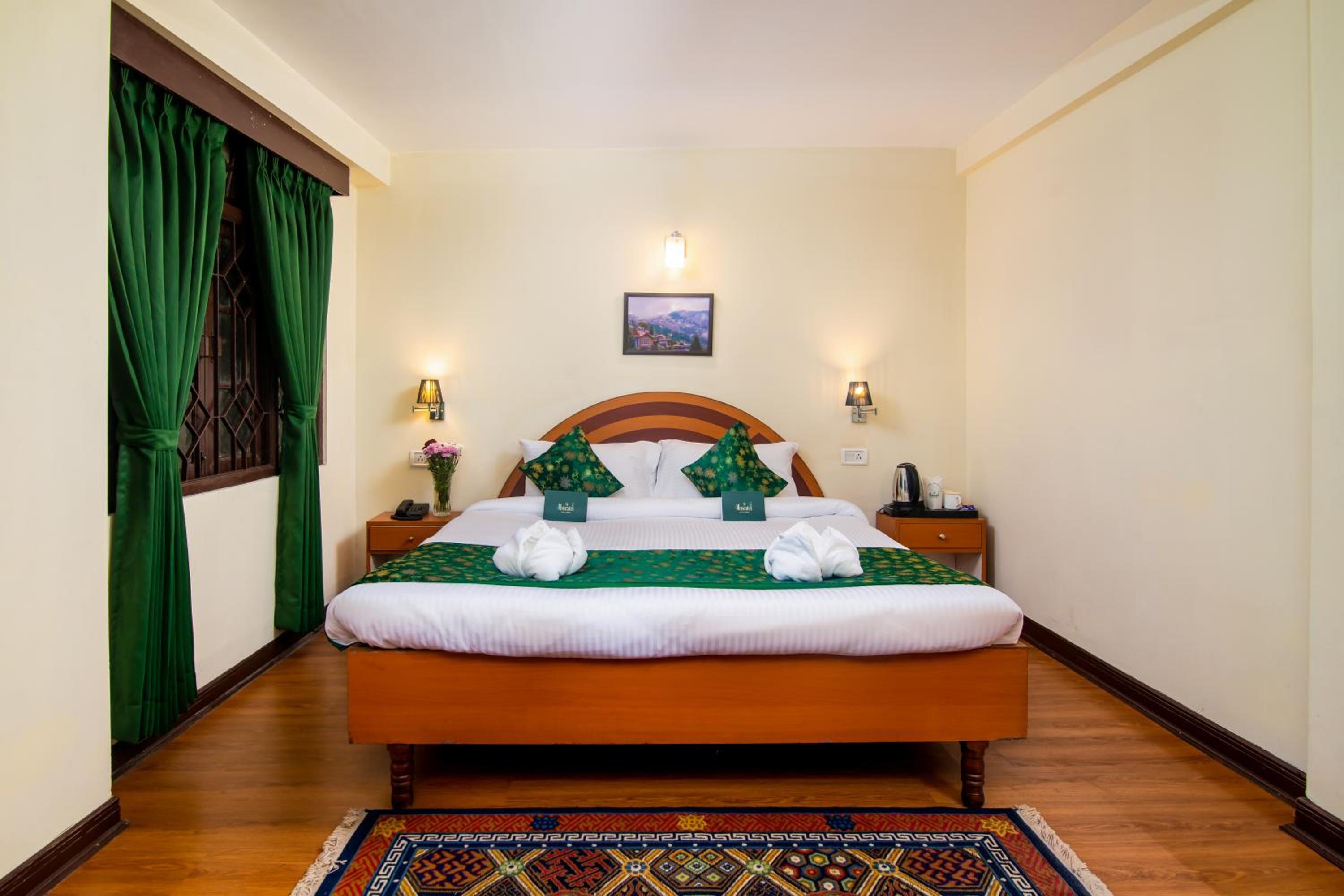 Deluxe Double Or Twin Room With City View