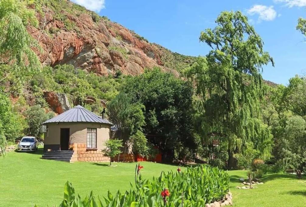 Three-Bedroom House photo 2