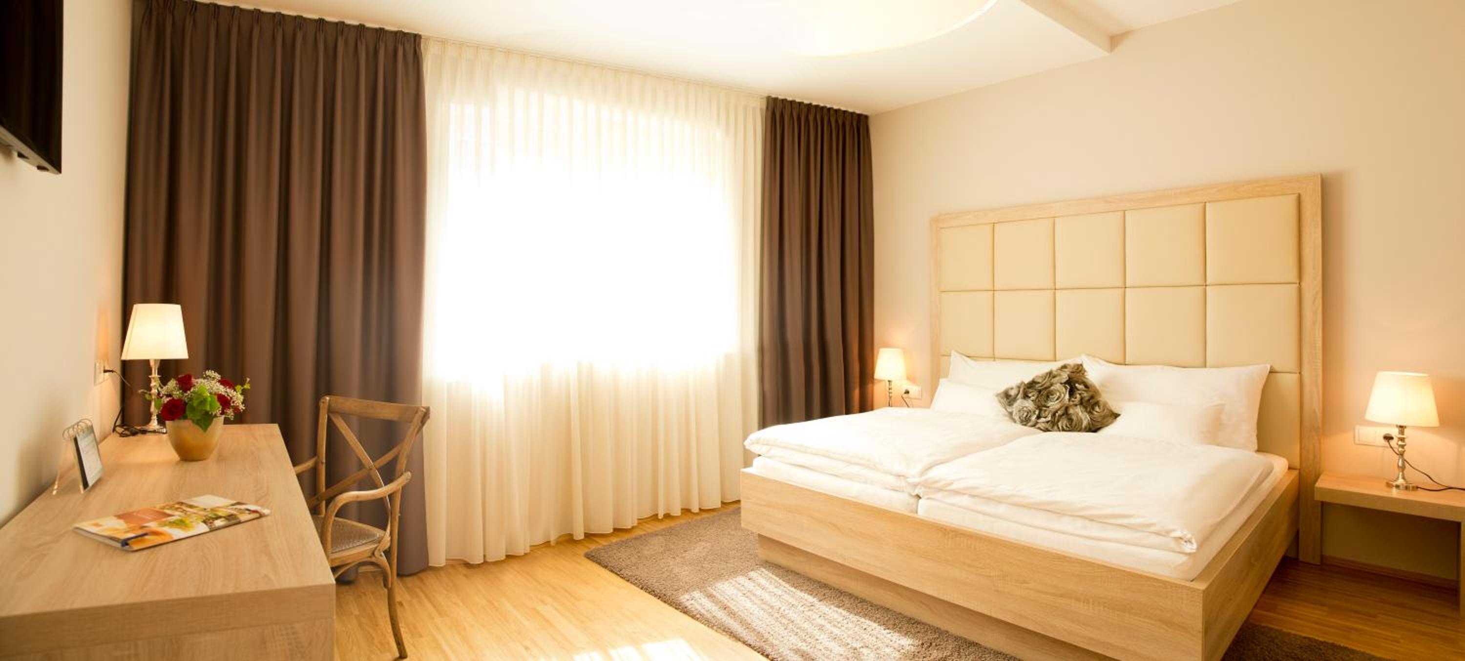 Double Room - Photo 6