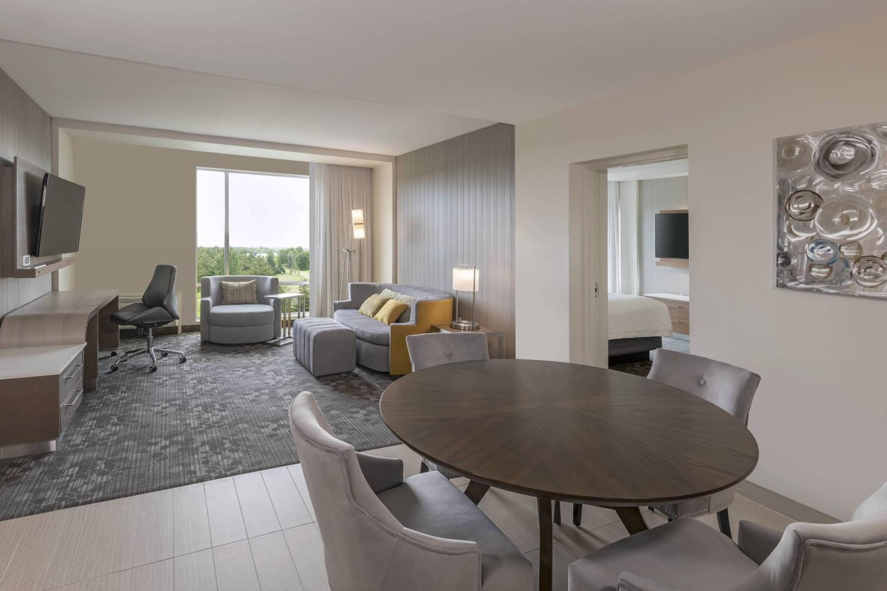 One-Bedroom King Suite with Sofa Bed photo 1