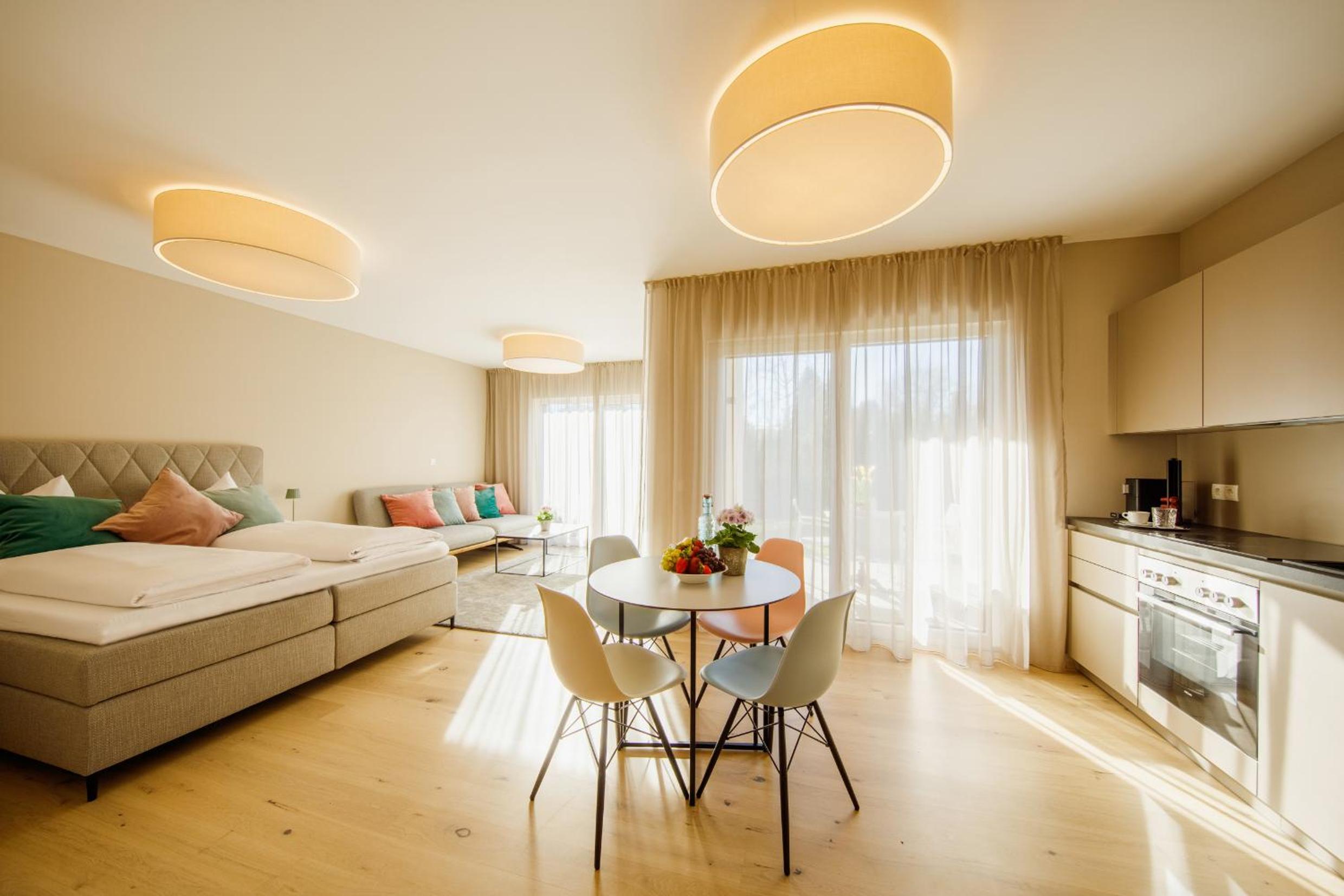 One-Bedroom Apartment with Balcony or Terrace - Photo 6