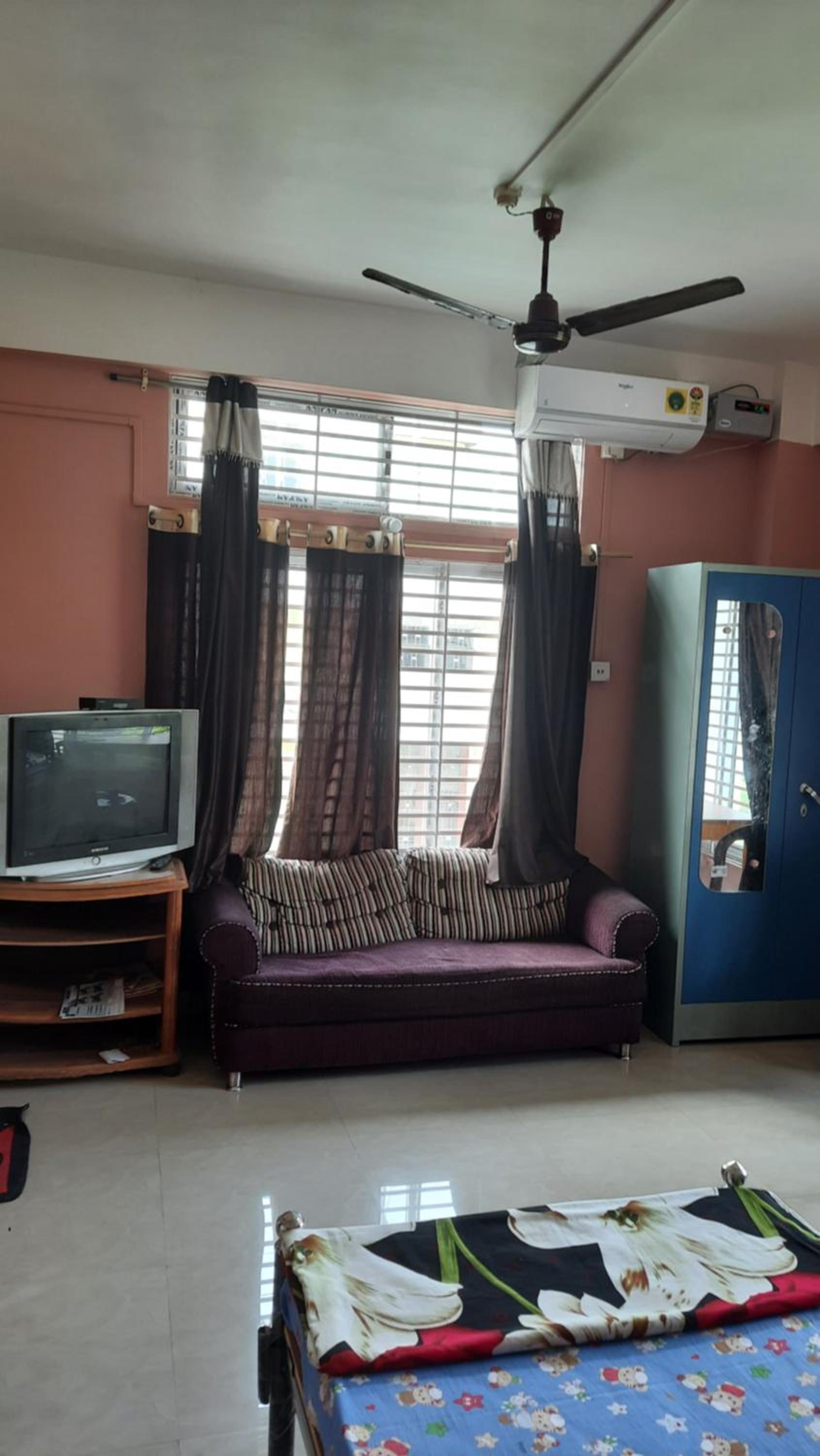 One-Bedroom Apartment photo 2