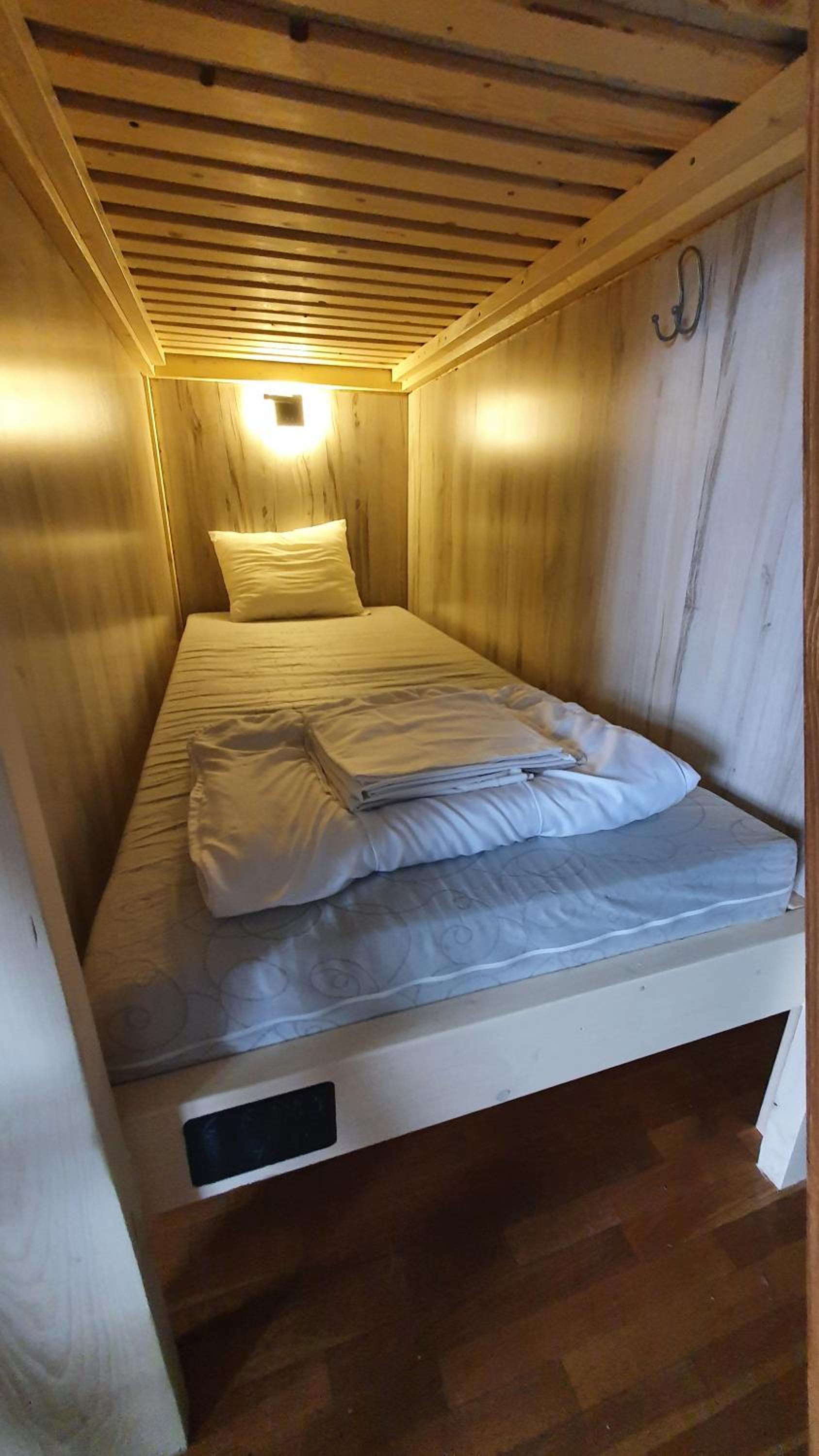 10-Bed Private Room photo 3