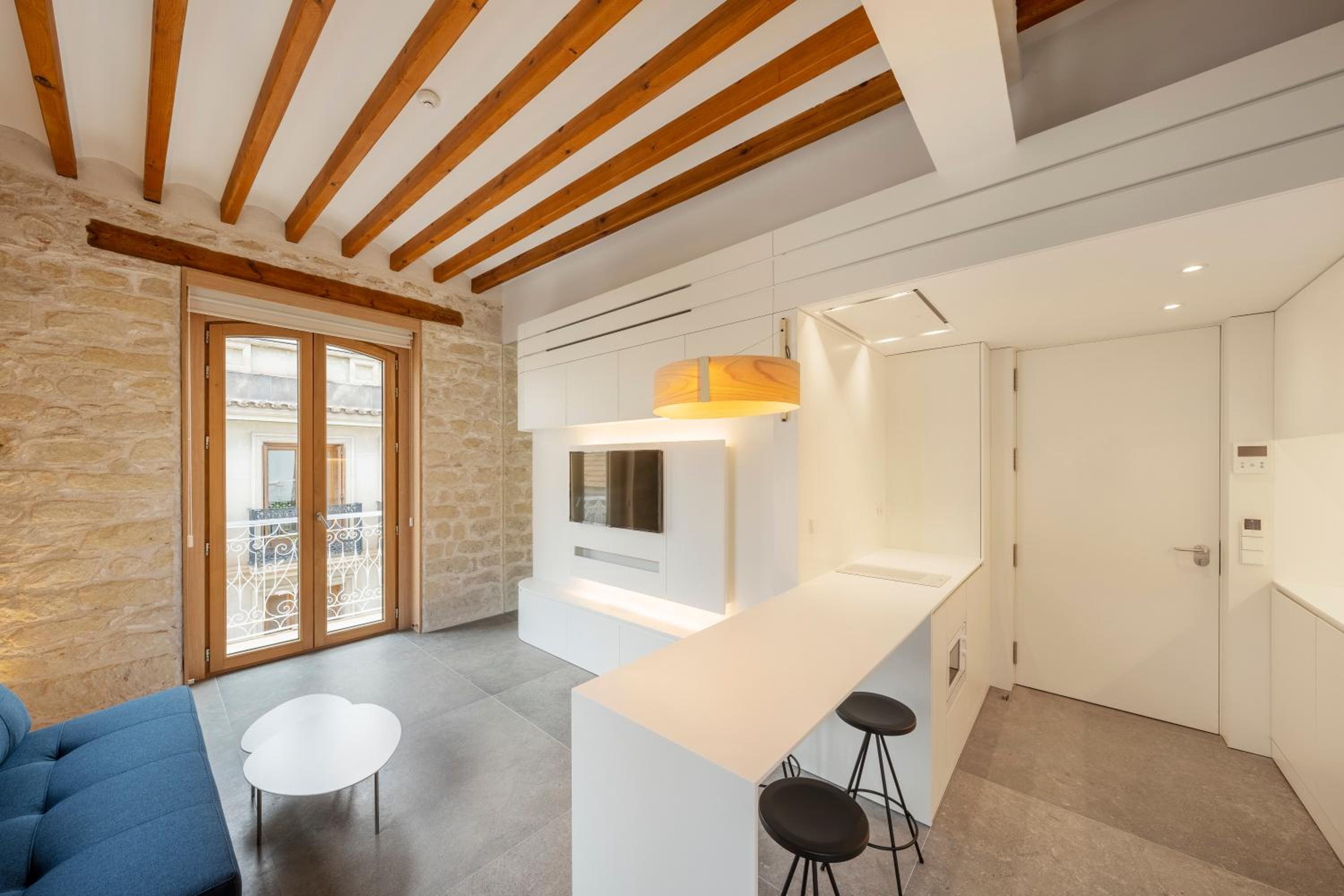 Suite - Photo 15