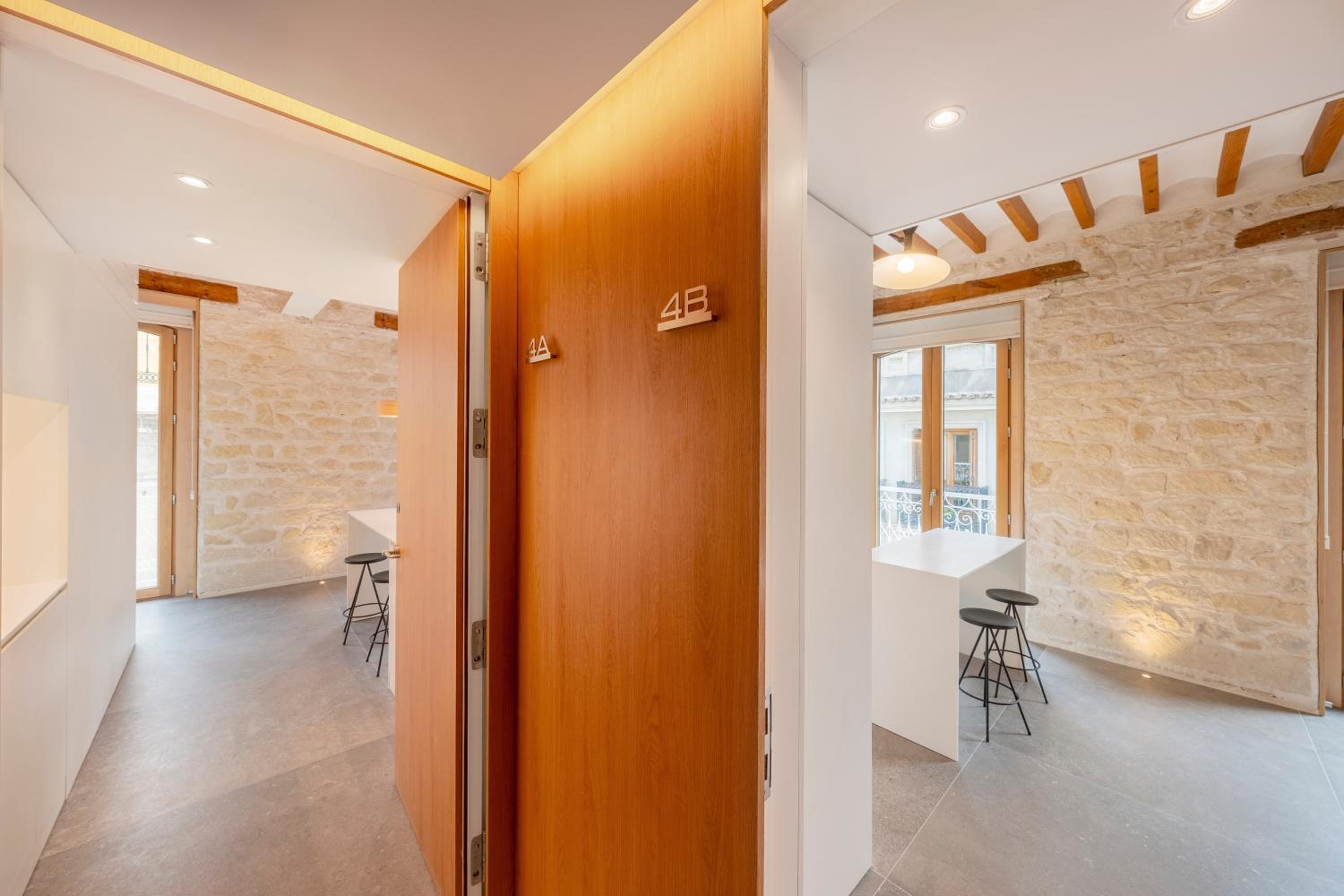 Suite - Photo 20
