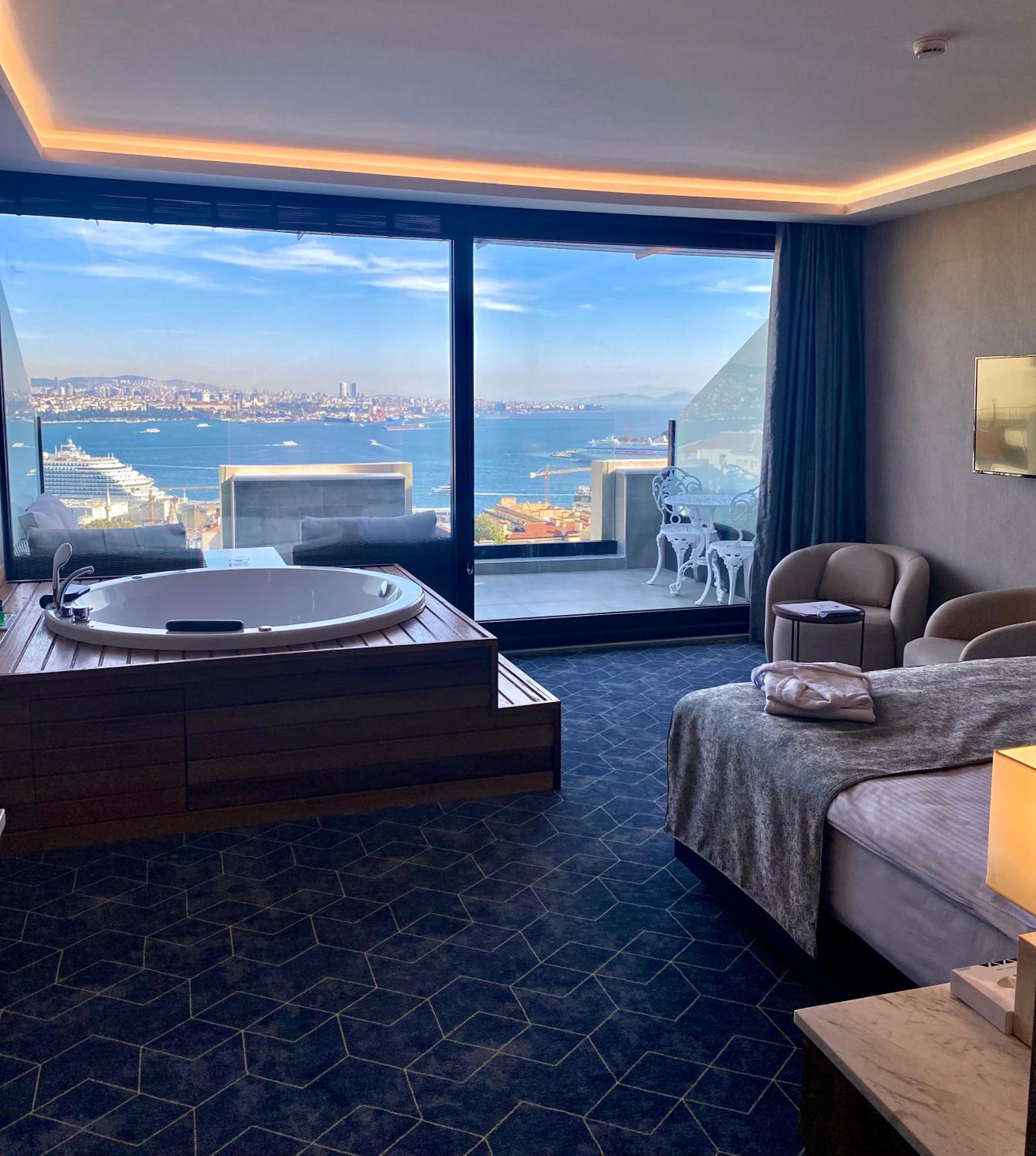 Deluxe Bosphorus Room with Terrace photo 1