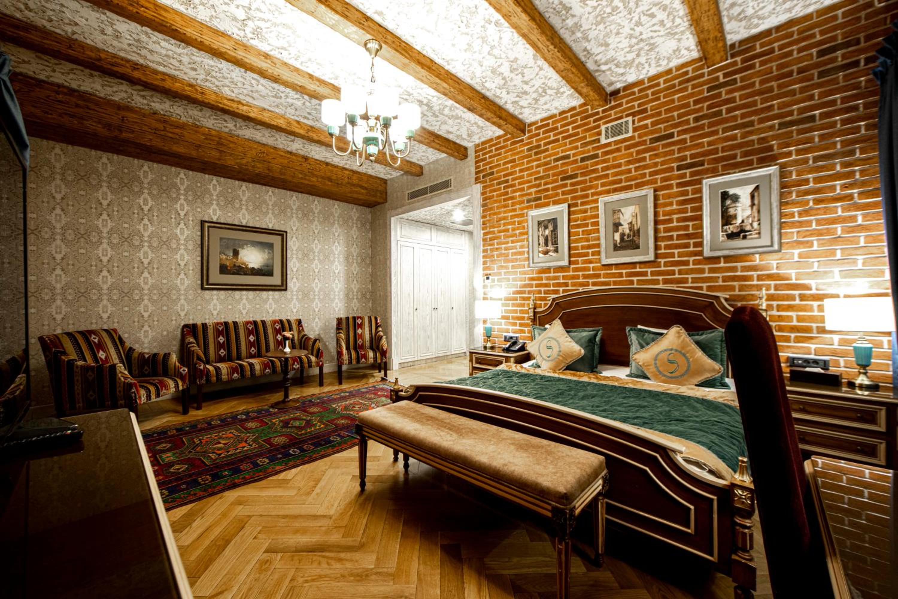 Deluxe Double or Twin Room