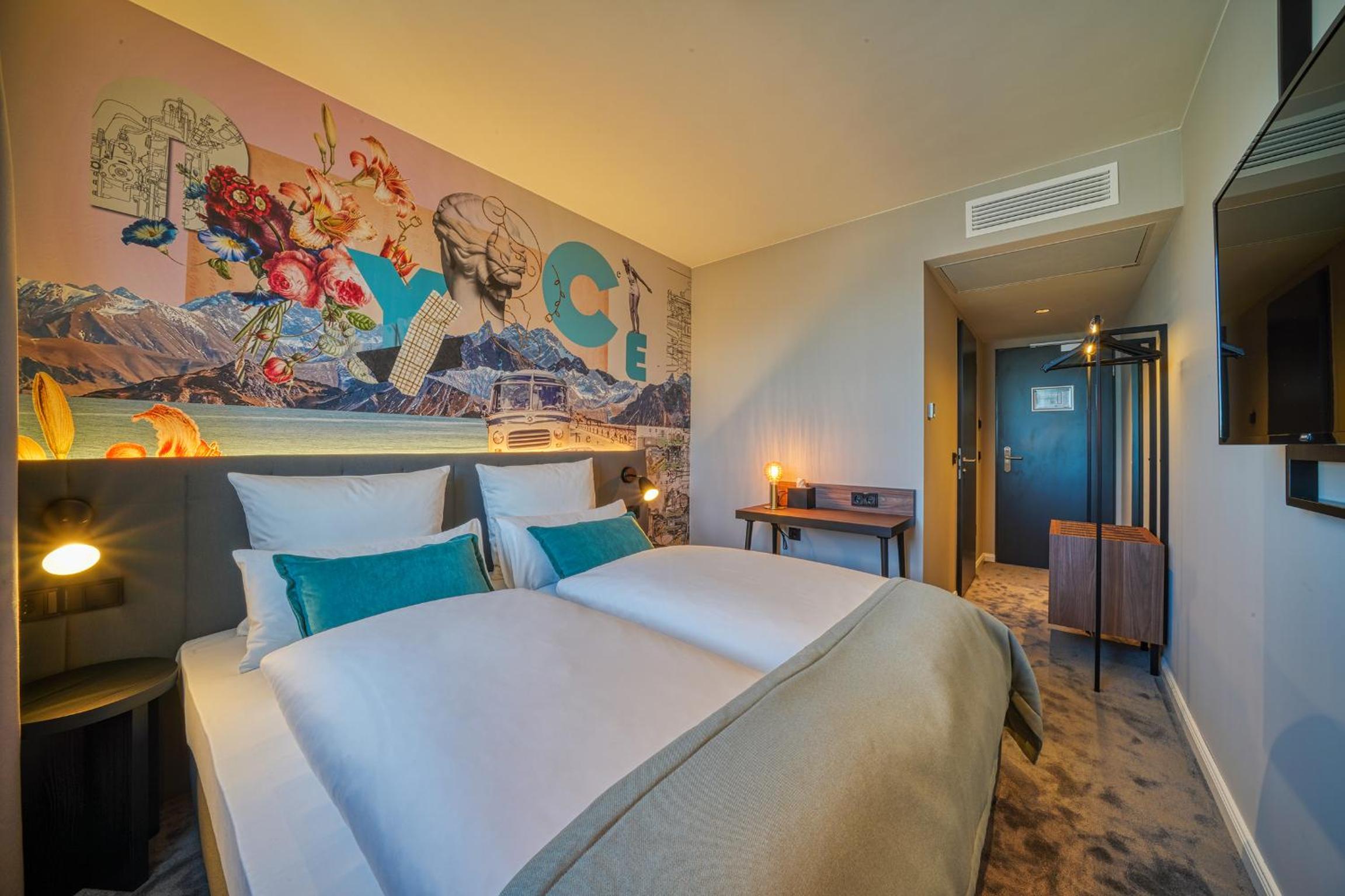 Standard Double Room - Photo 2
