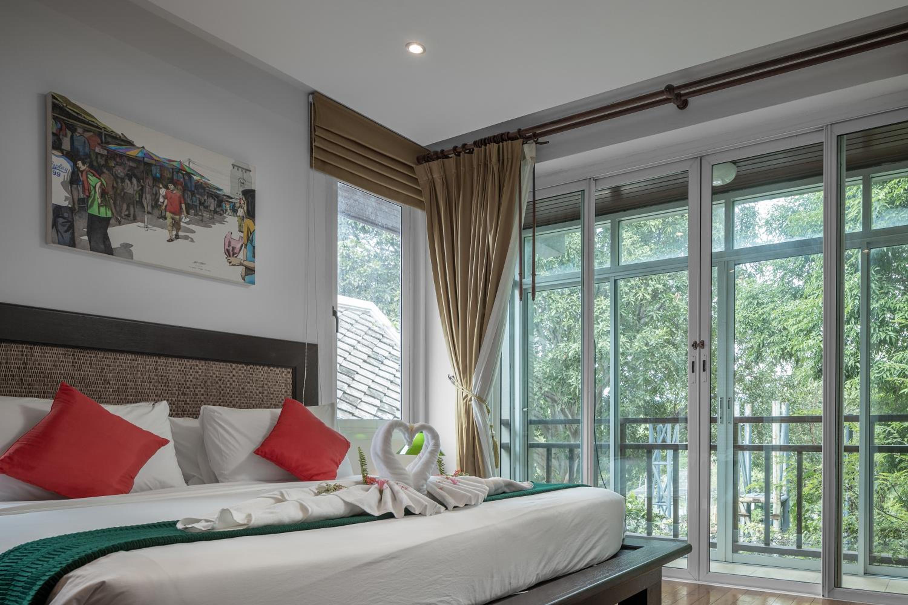 Four-Bedroom Villa with Private Pool - Photo 1