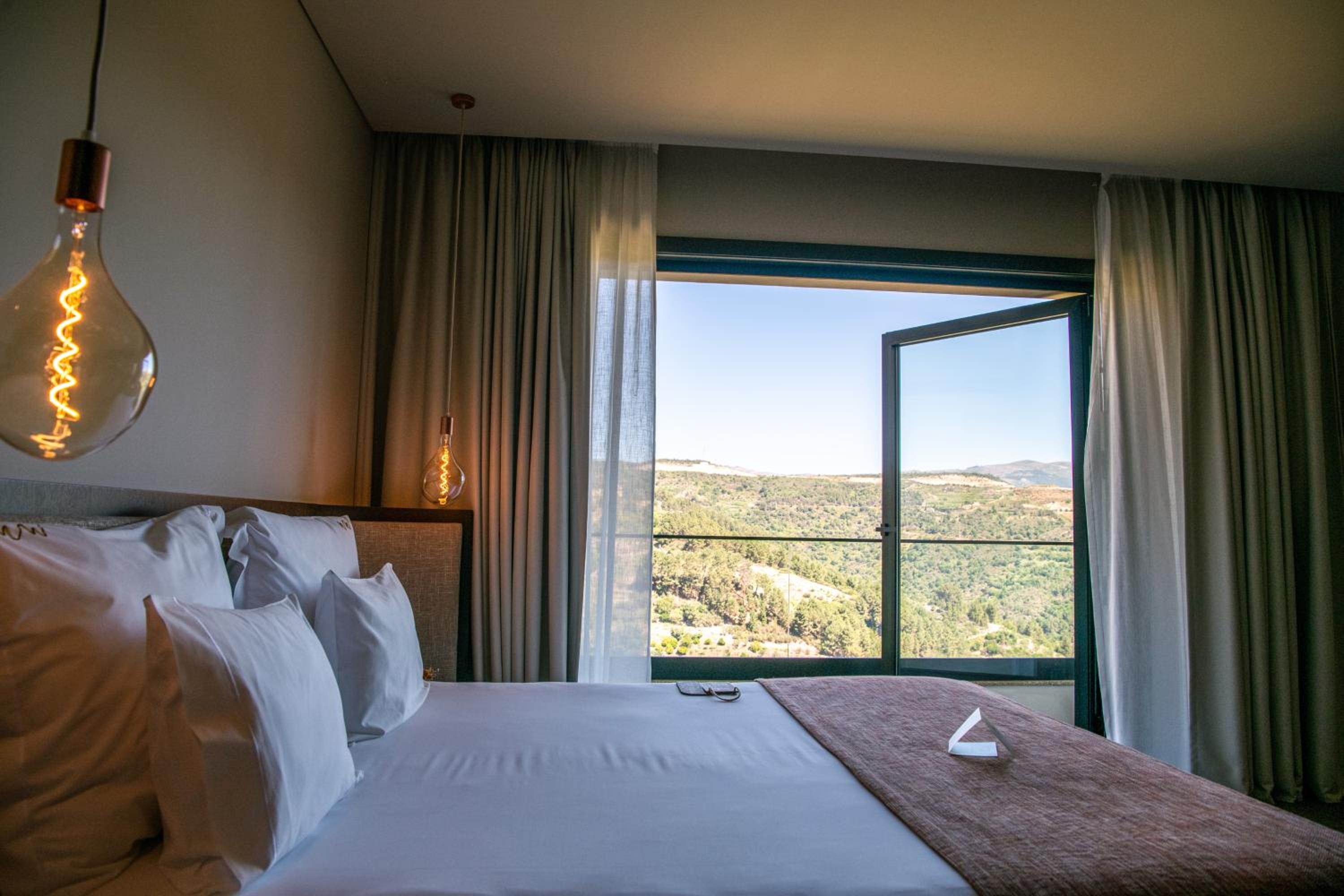 Deluxe Double Room Vineyards View with Balcony - Photo 3