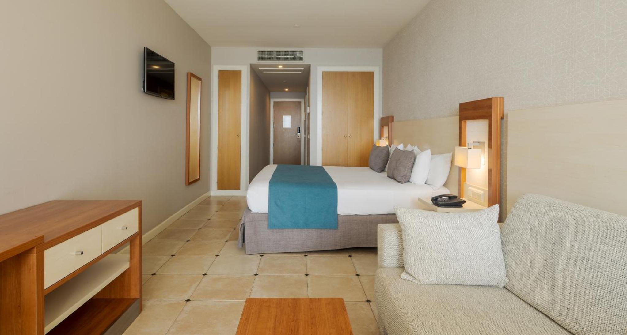 Superior Double or Twin Room - Photo 7